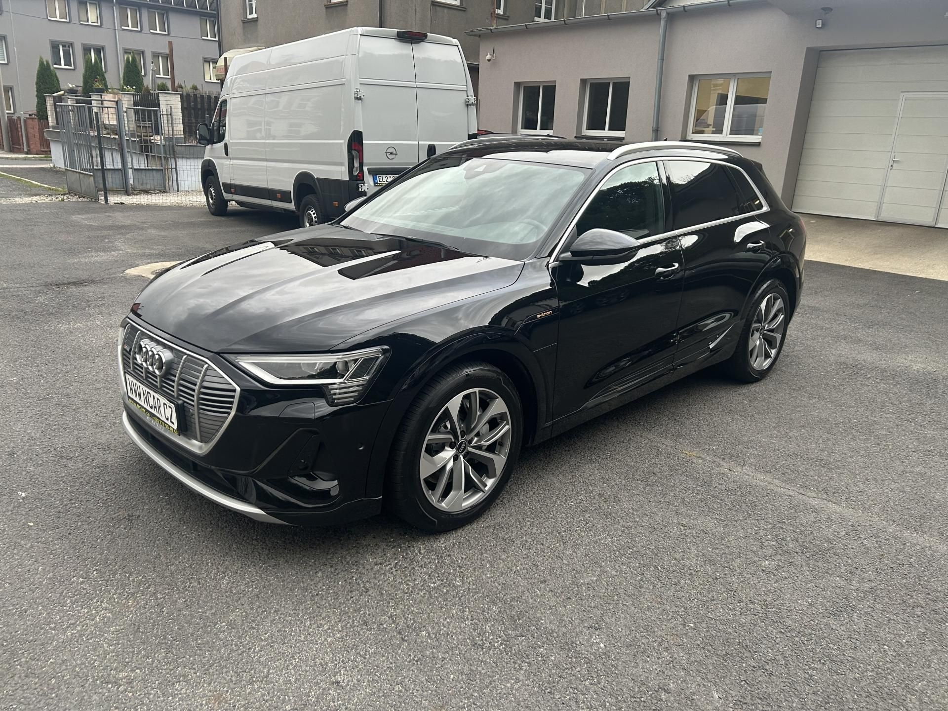 Audi e-tron, 55 QUATTRO 300kw S LINE SOH97% - fotka 2