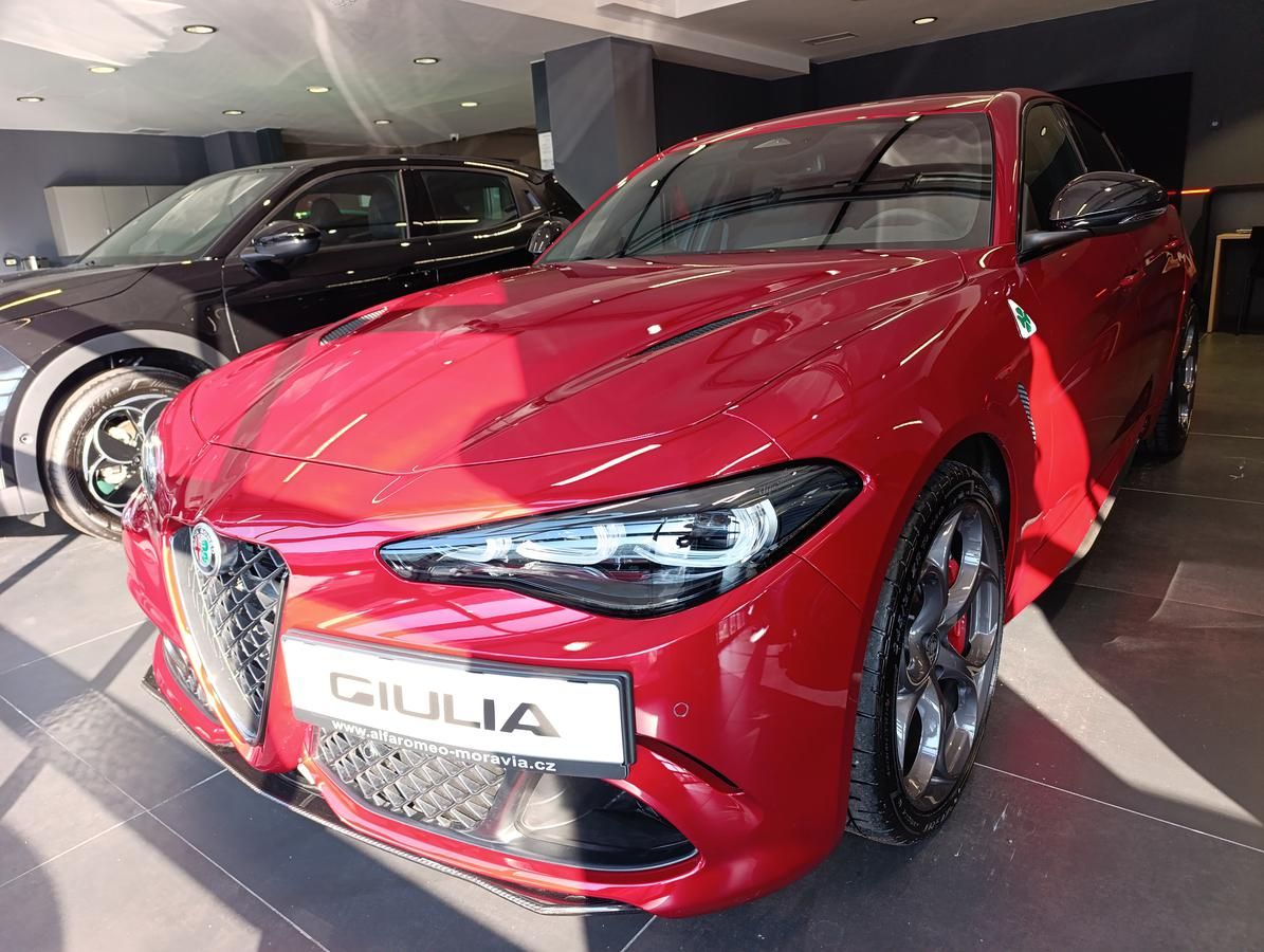 Alfa Romeo Giulia, Quadrifoglio 2.9 V6 Turbo 520K - fotka 4
