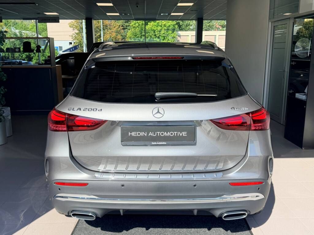 Mercedes-Benz GLA, 200 d 4M - fotka 4