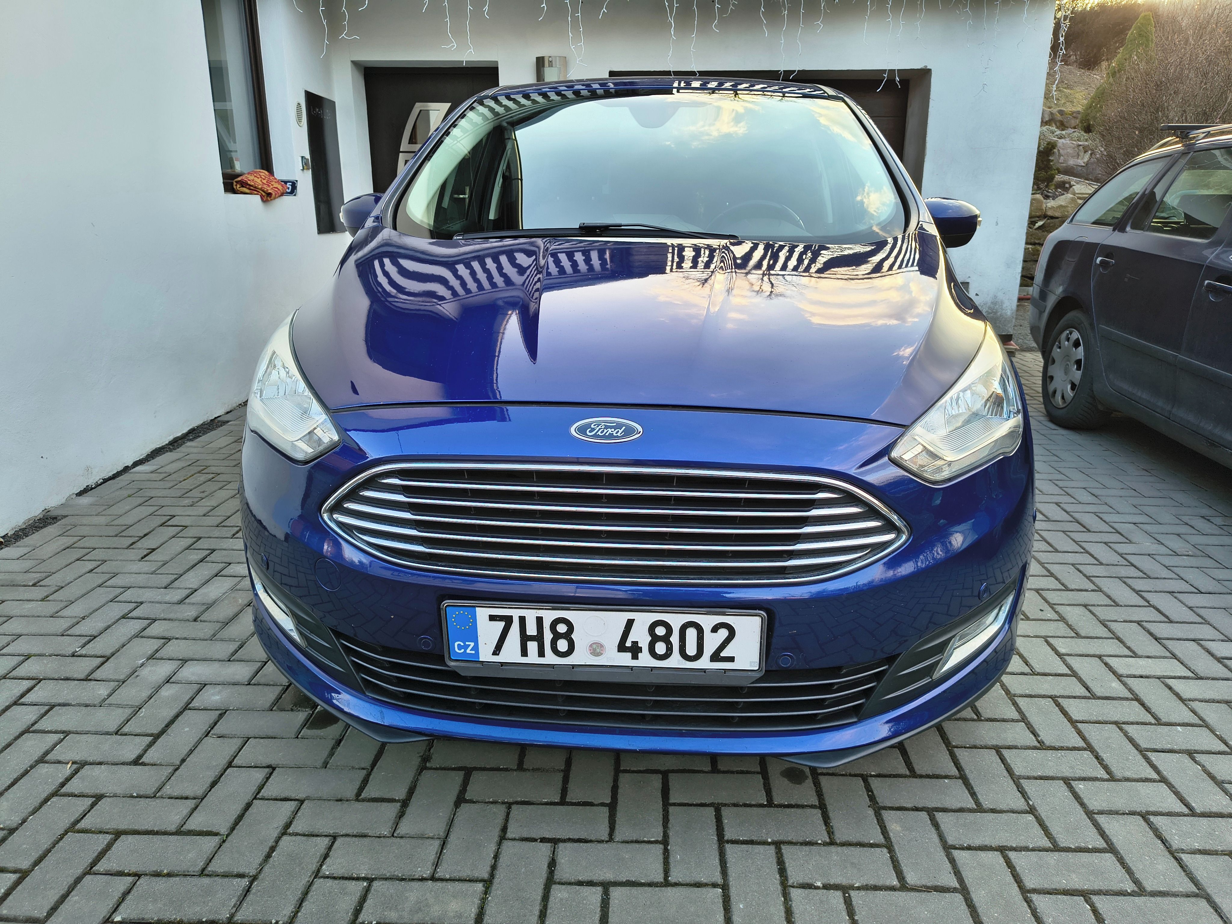 Ford C-MAX, 1.0 EcoBoost - perfektní stav