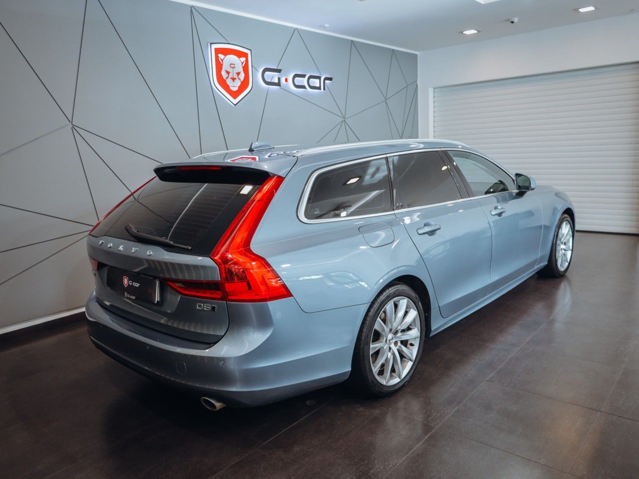 Volvo V90, D5 Momentum 173 kW AWD - fotka 5