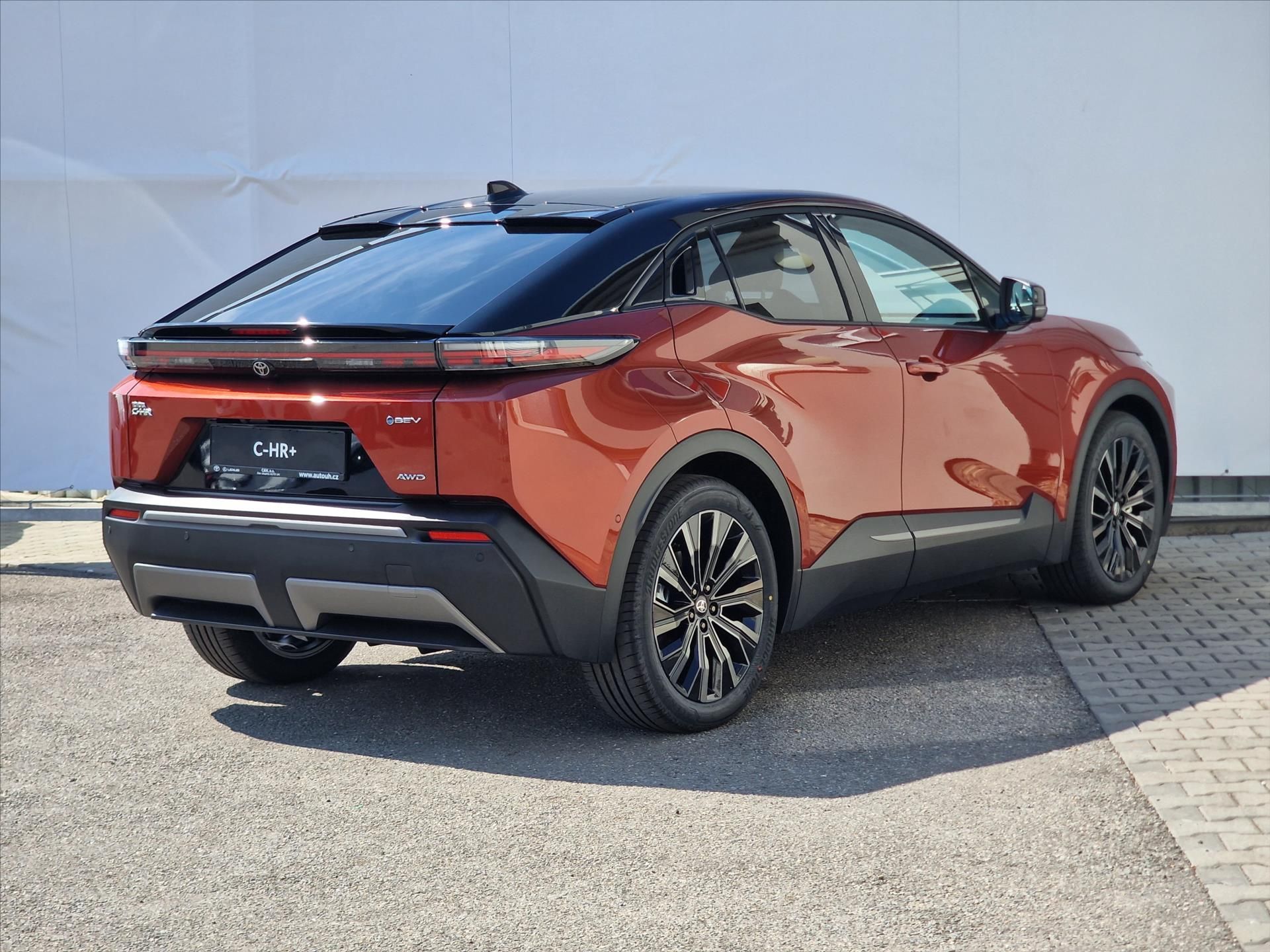 Toyota C-HR, + 77 kWh, pohon AWD (4×4) 343k - fotka 3