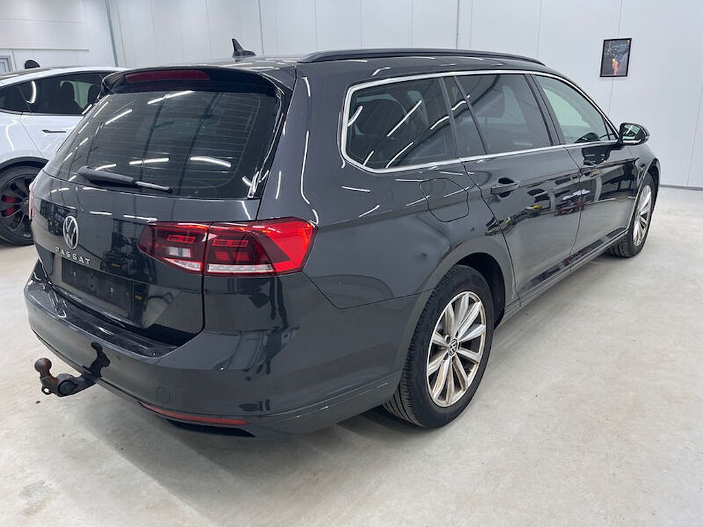 Volkswagen Passat, 2.0 TDi elegance DSG 1.majitel - fotka 2
