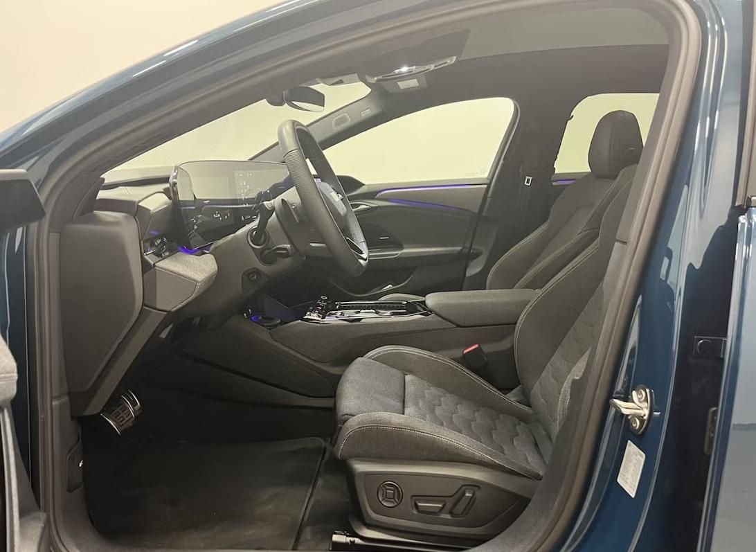 Audi A6 Avant, e-tron Performance Pano 360kam - fotka 6