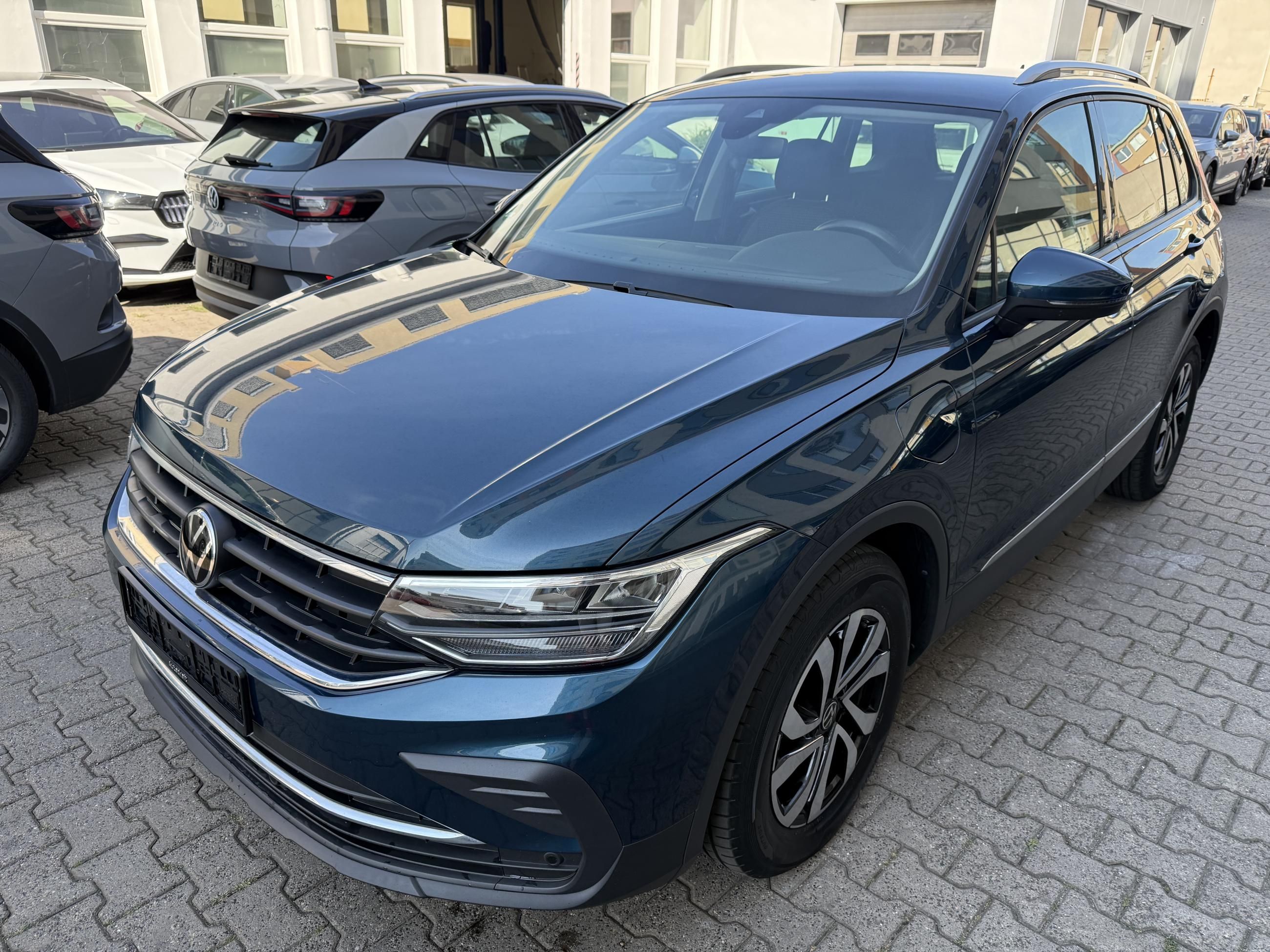 Volkswagen Tiguan, 1.4 TSI 180kW DSG / Tažné - fotka 2