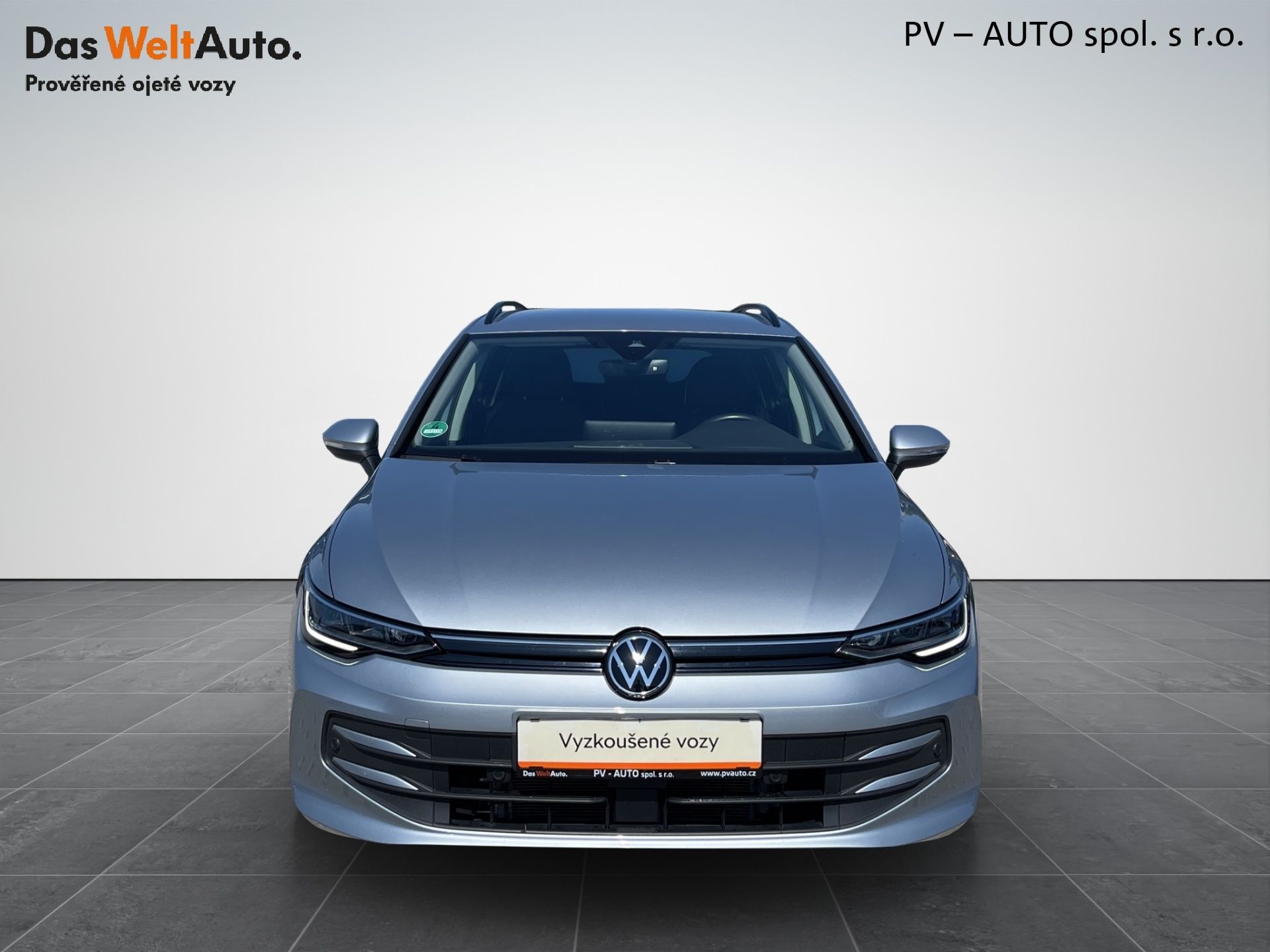 Volkswagen Golf Variant, 1,5 eTSI 85 kW Life - fotka 4