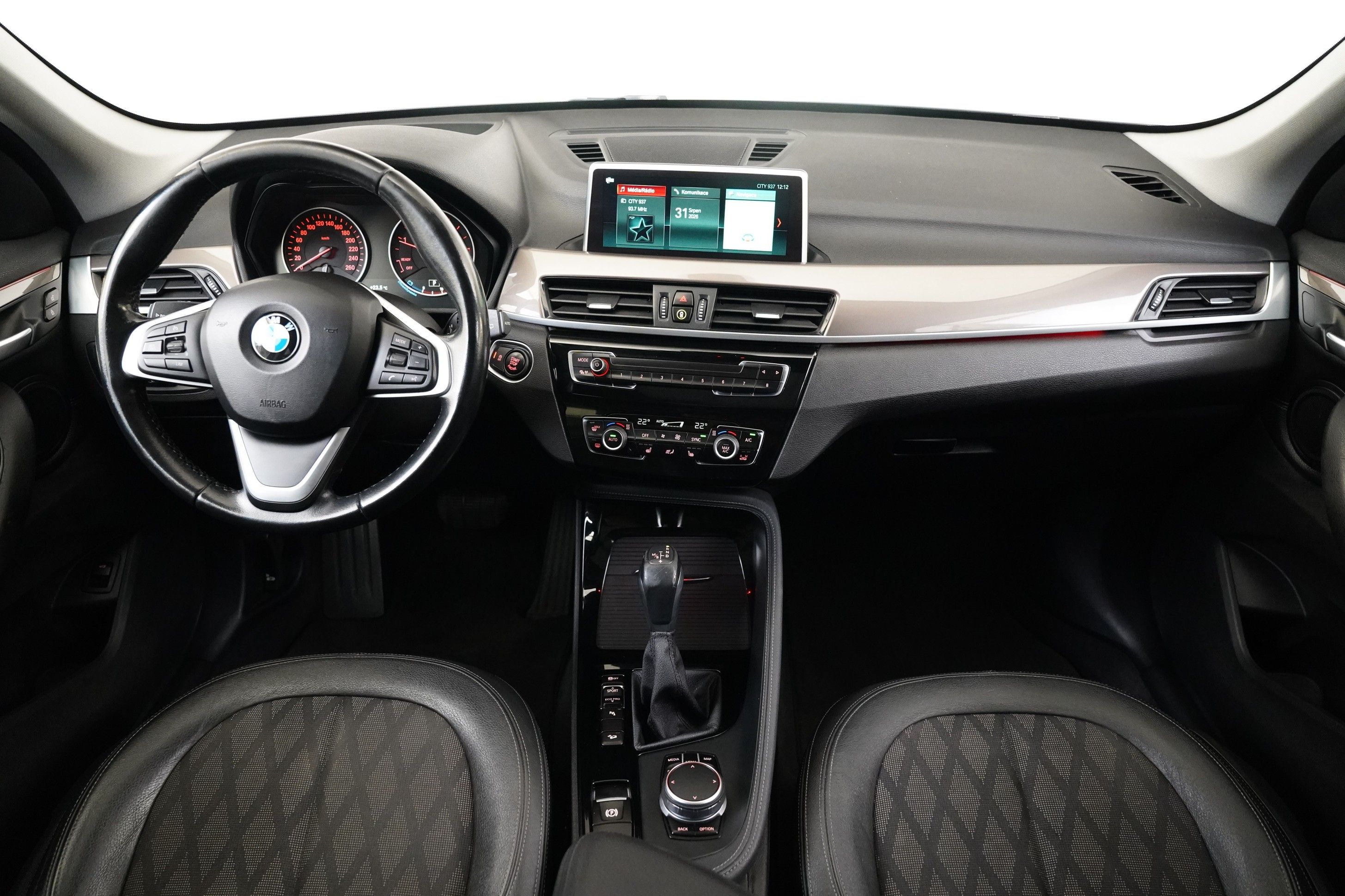 BMW X1, 2.0 D 140 kW xDrive - fotka 5