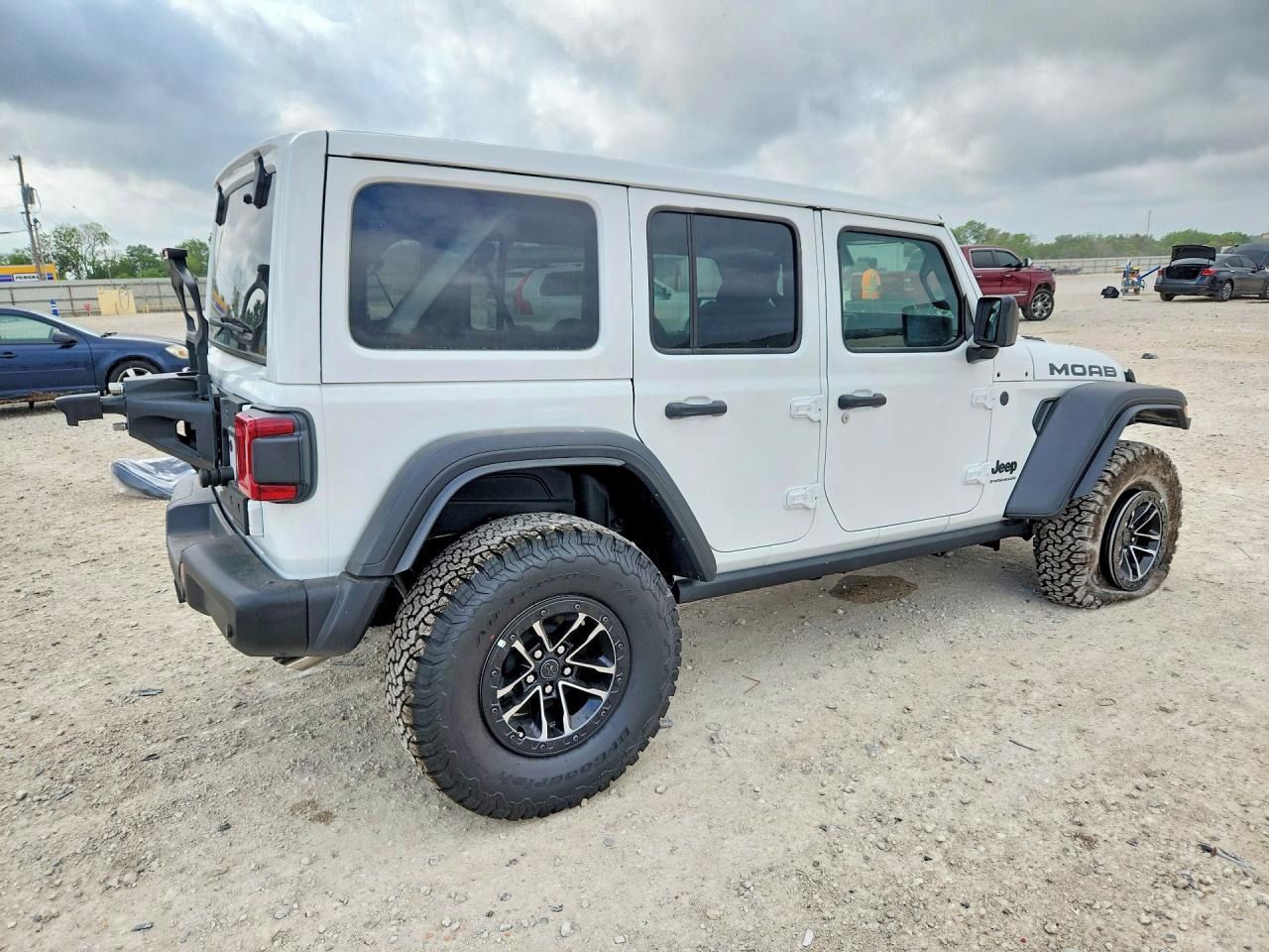 Jeep Wrangler, Auto na cestě - fotka 4