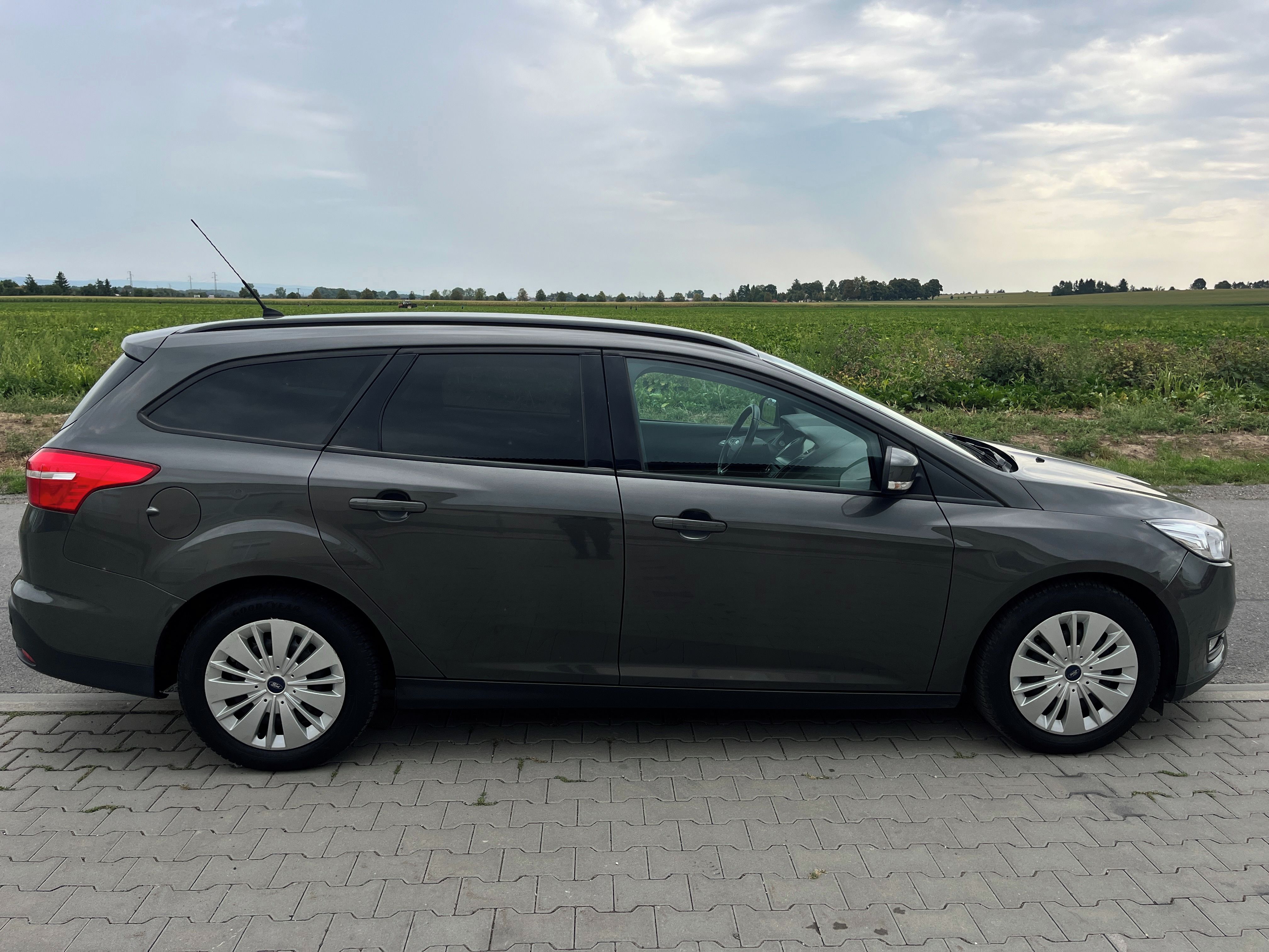 Ford Focus, 1.0i Benzin 92kW - fotka 5
