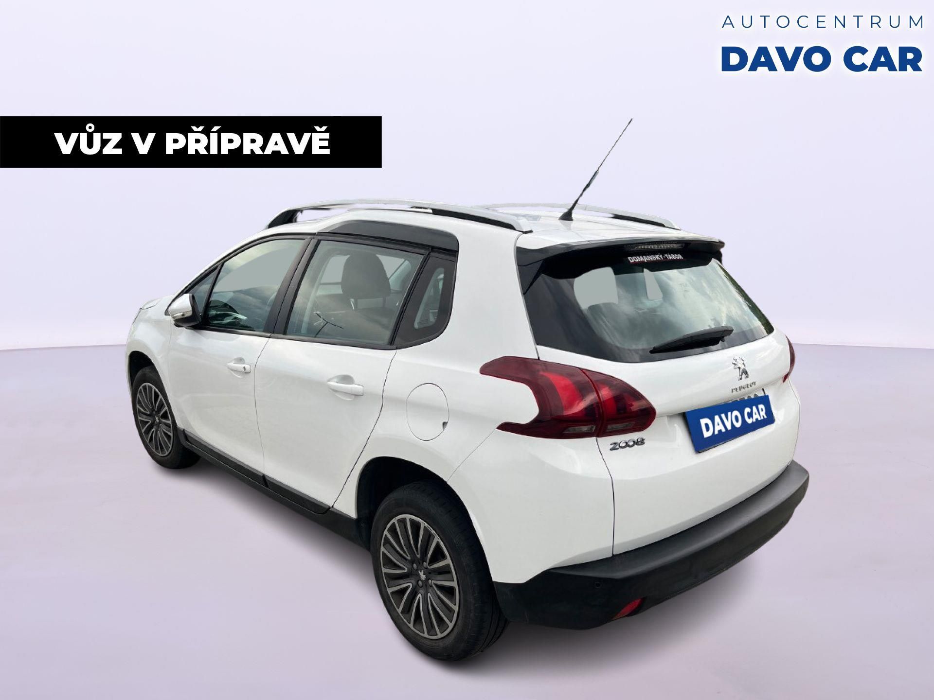 Peugeot 2008, 1,2 PureTech 61kW Allure CZ - fotka 2