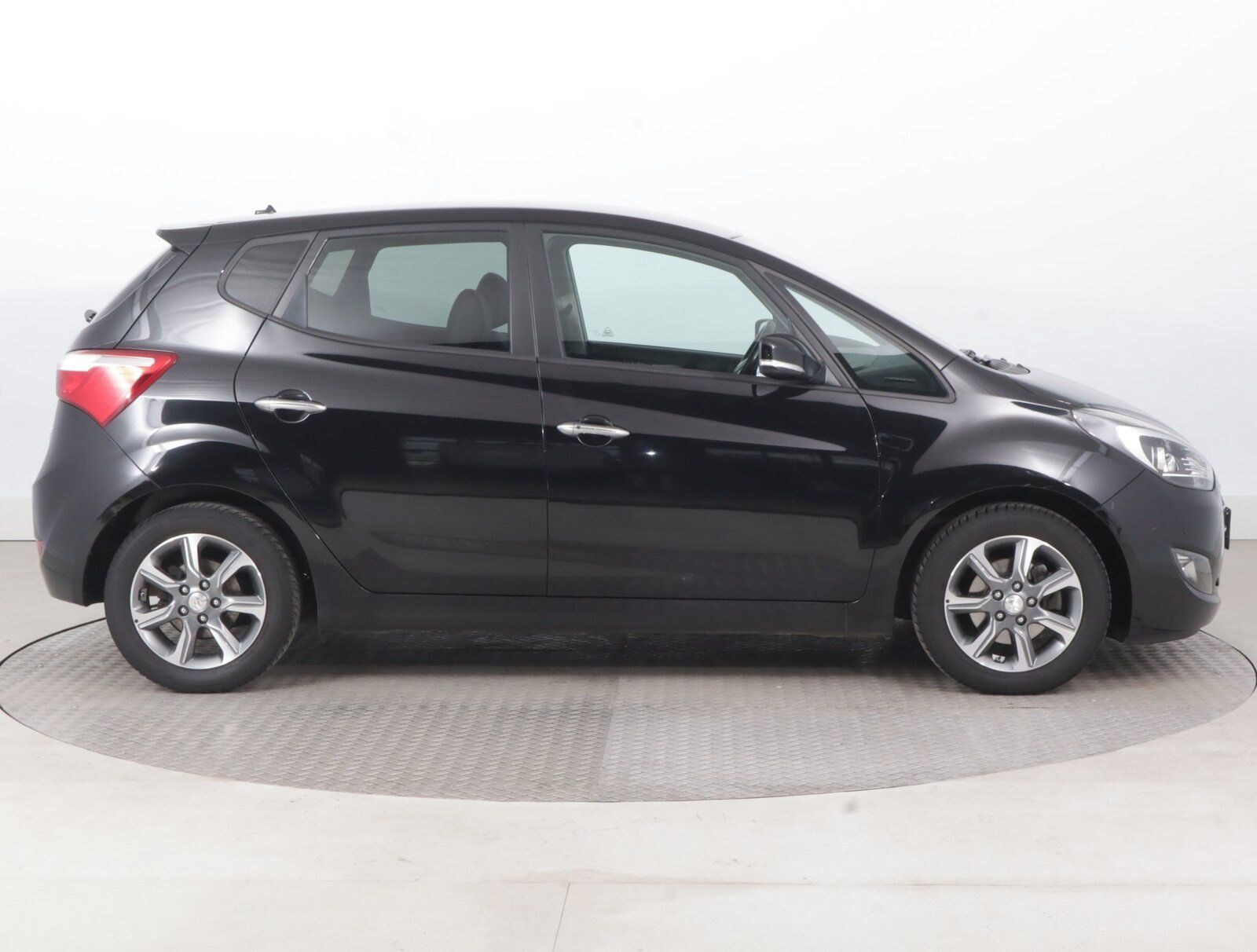 Hyundai ix20, 1.6 CVVT, Automat, Serv.kniha - fotka 6