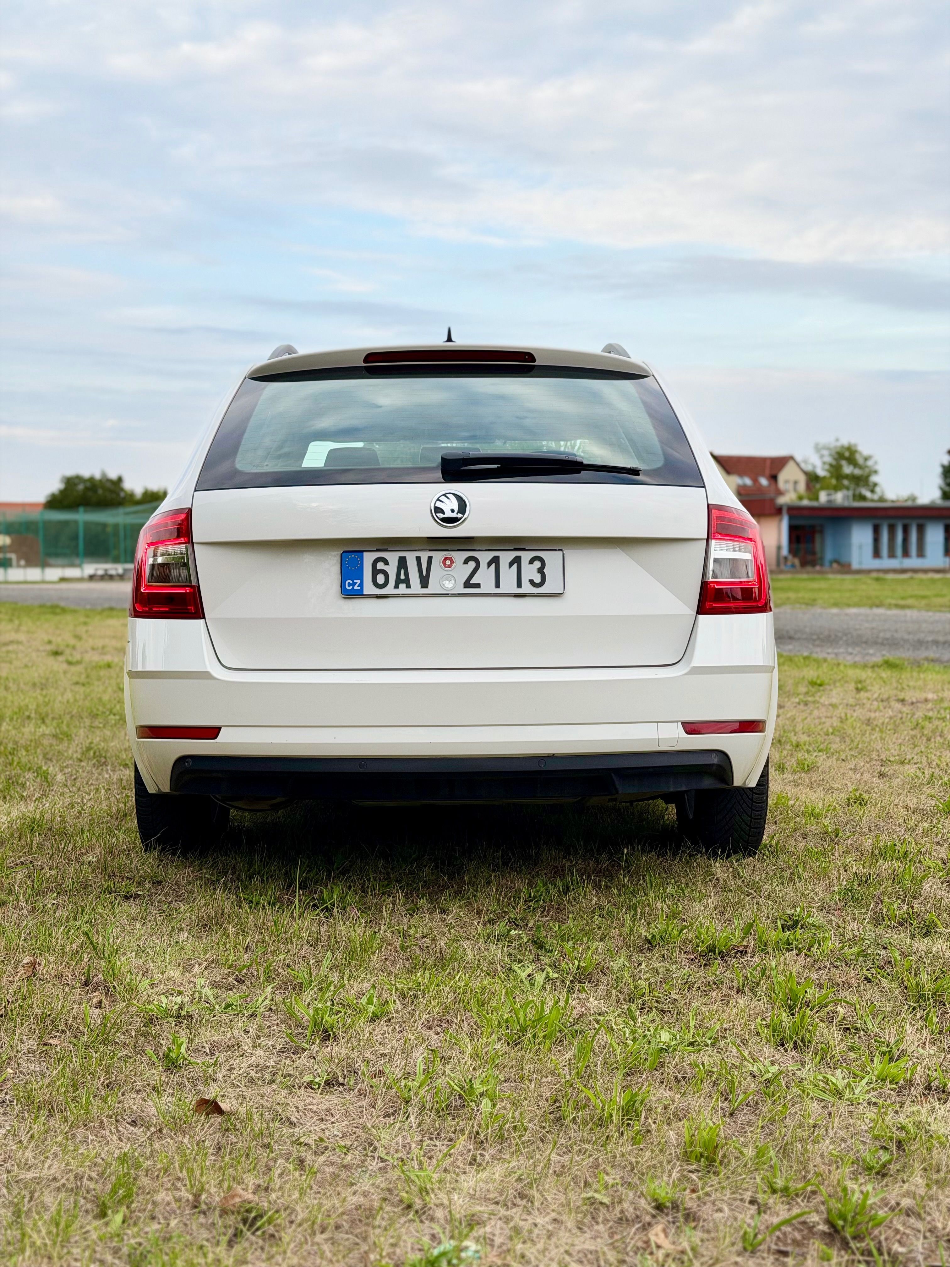 Škoda Octavia, 2.0 TDI - ODPOČTOVÁ - fotka 4