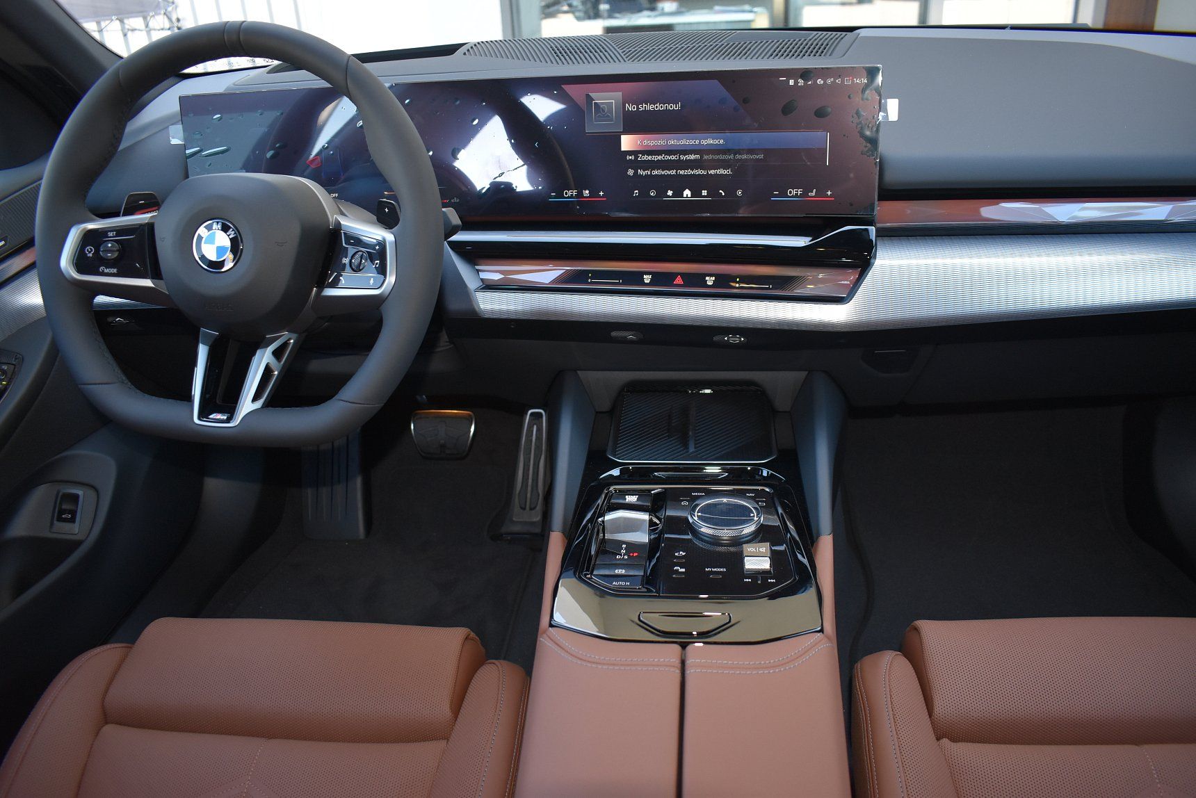 BMW Řada 5, 540d xDrive, Sedan - fotka 6