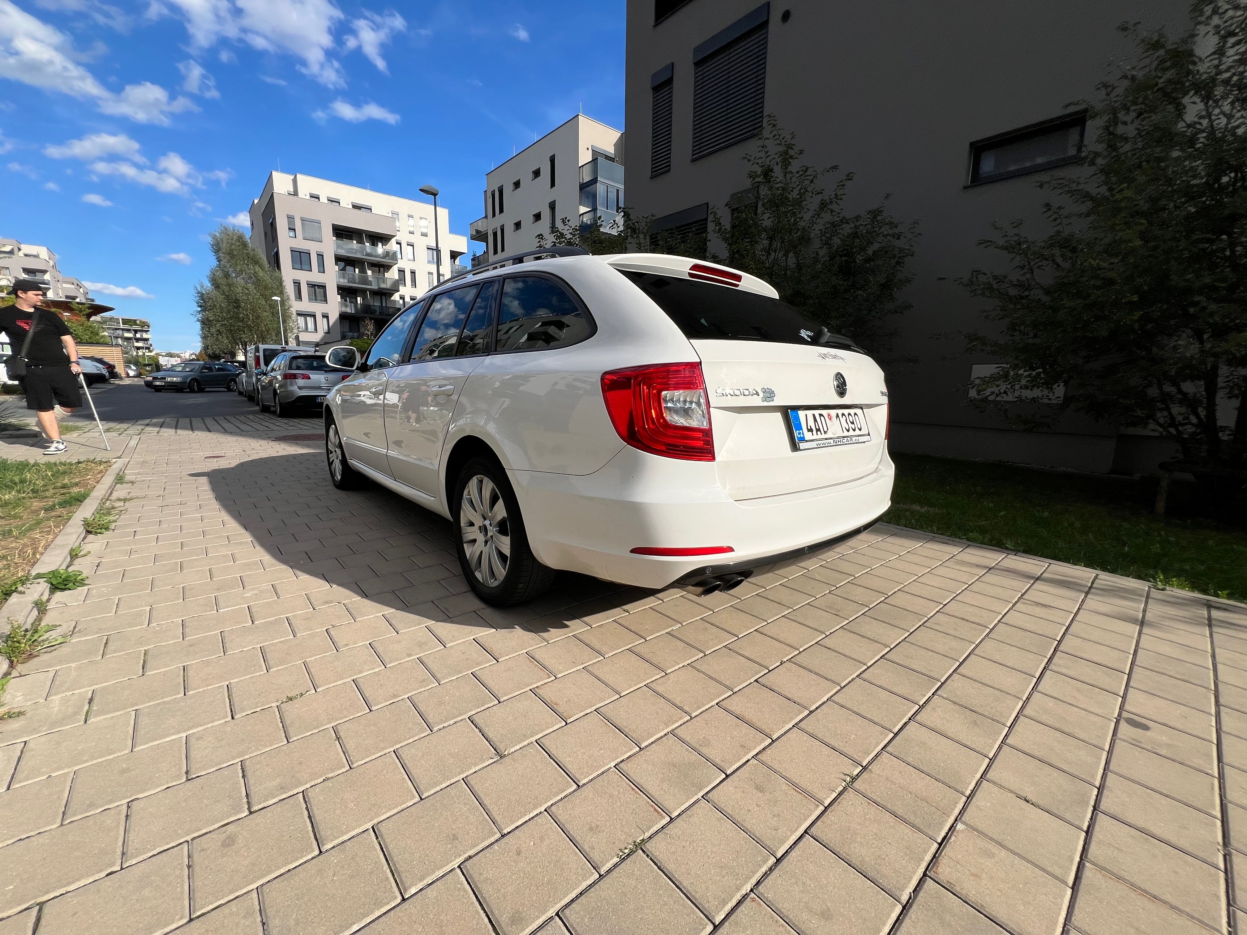 Škoda Superb, Škoda Superb II 2.0 TDI 103 kW - fotka 4