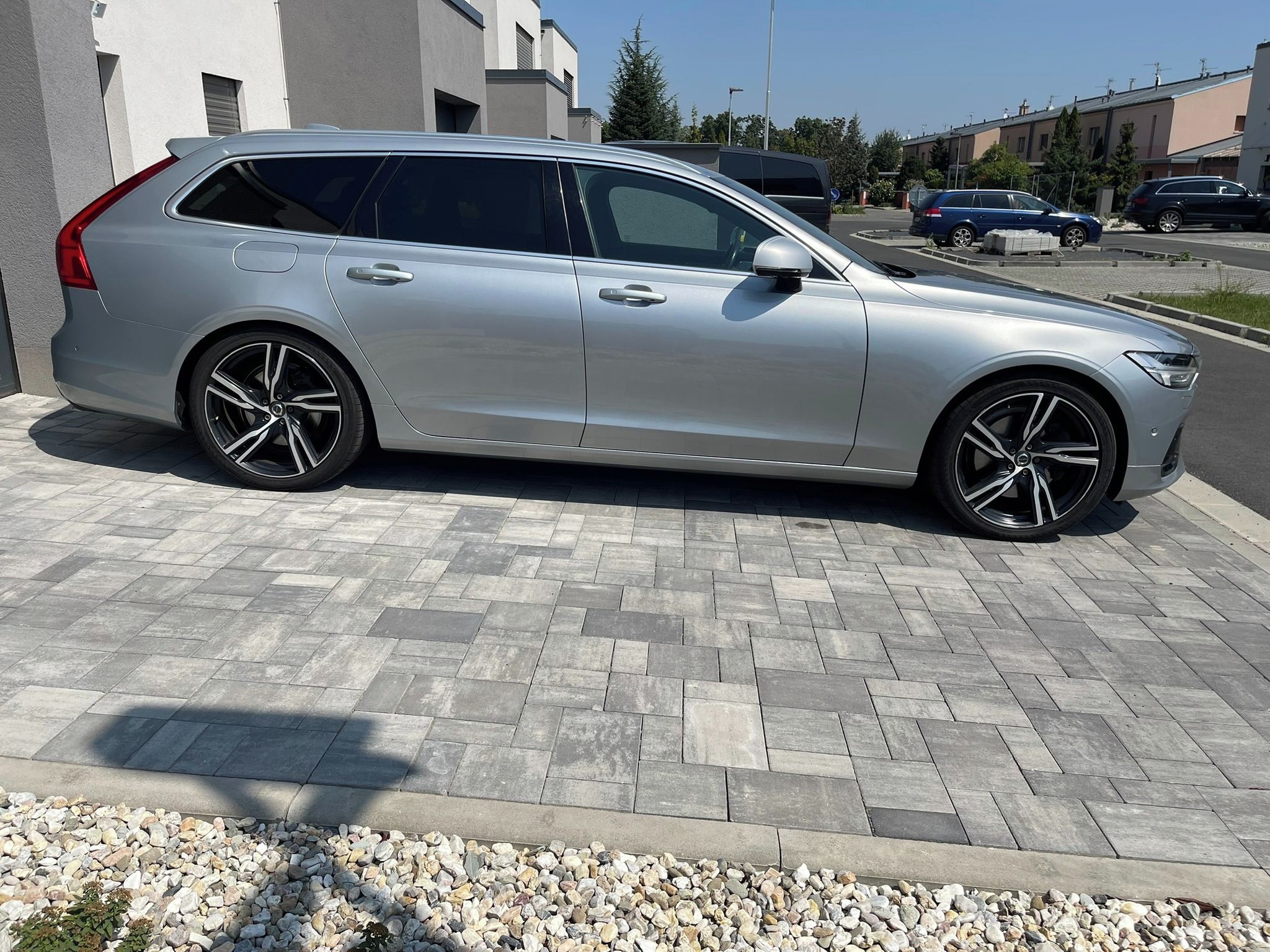 Volvo V90, D5 AWD R-Design, B&W, 360° - fotka 5