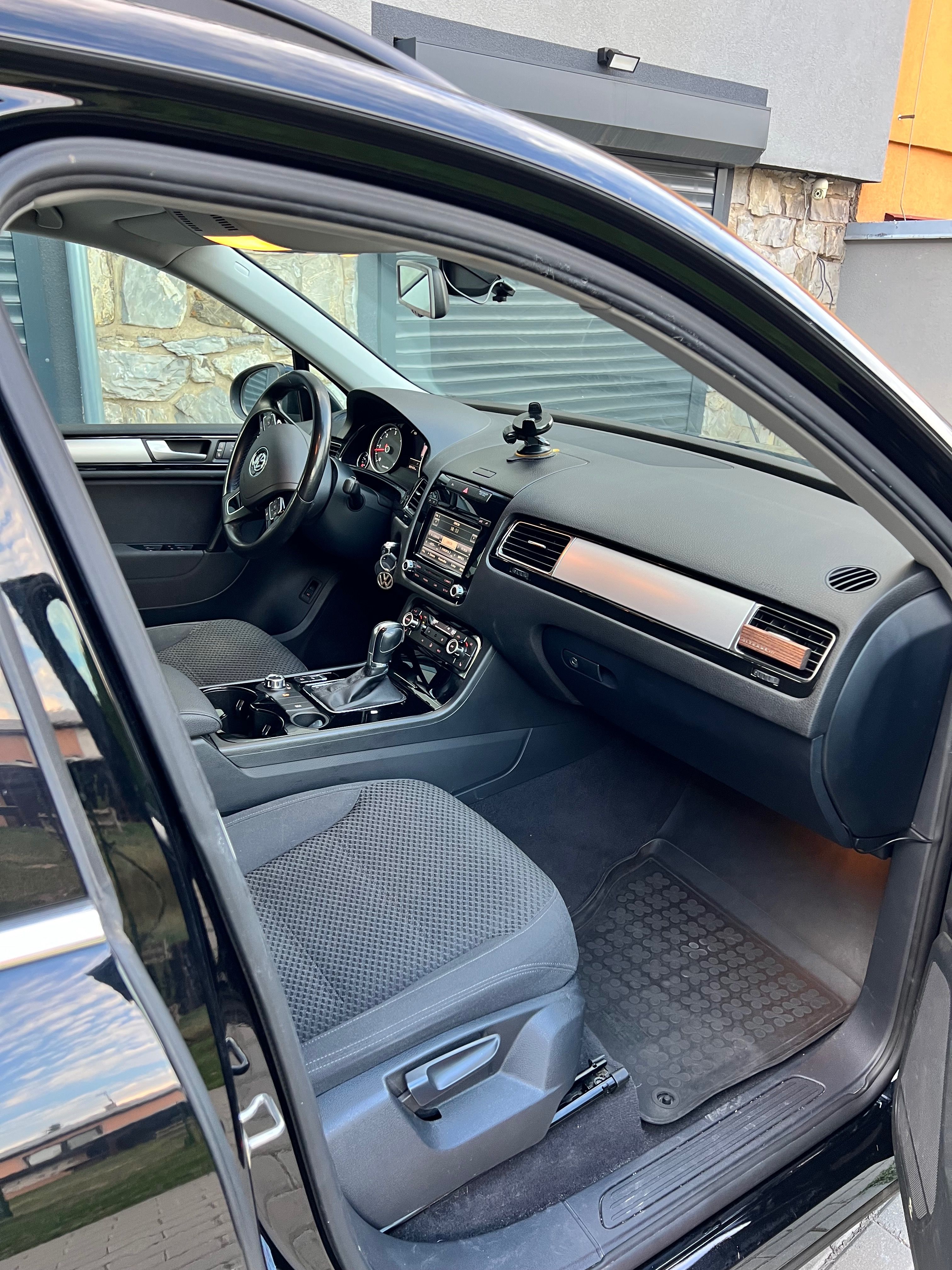 Volkswagen Touareg, 3.0 tdi garážováno,servisováno - fotka 5