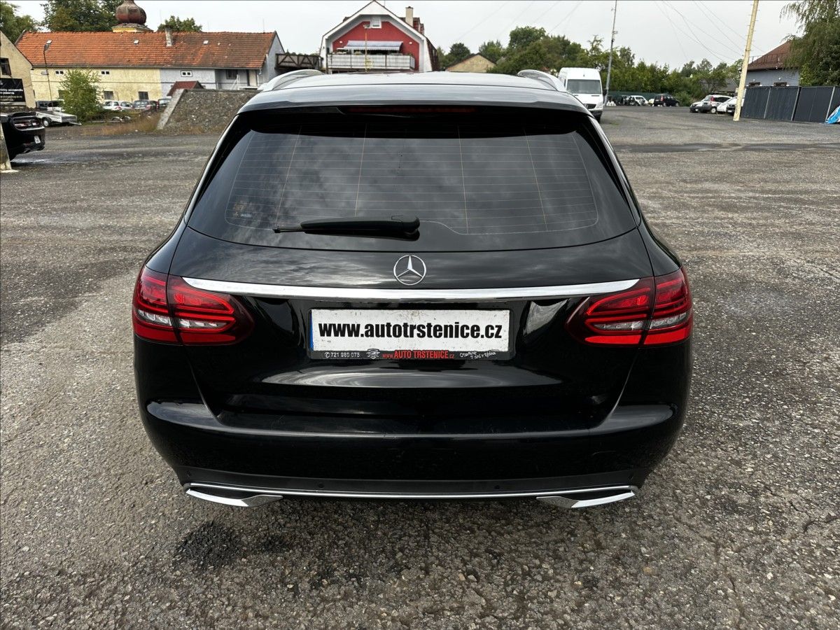 Mercedes-Benz Třídy C, 2,0 220d-4MATIC-BURMESTER-DPH - fotka 4