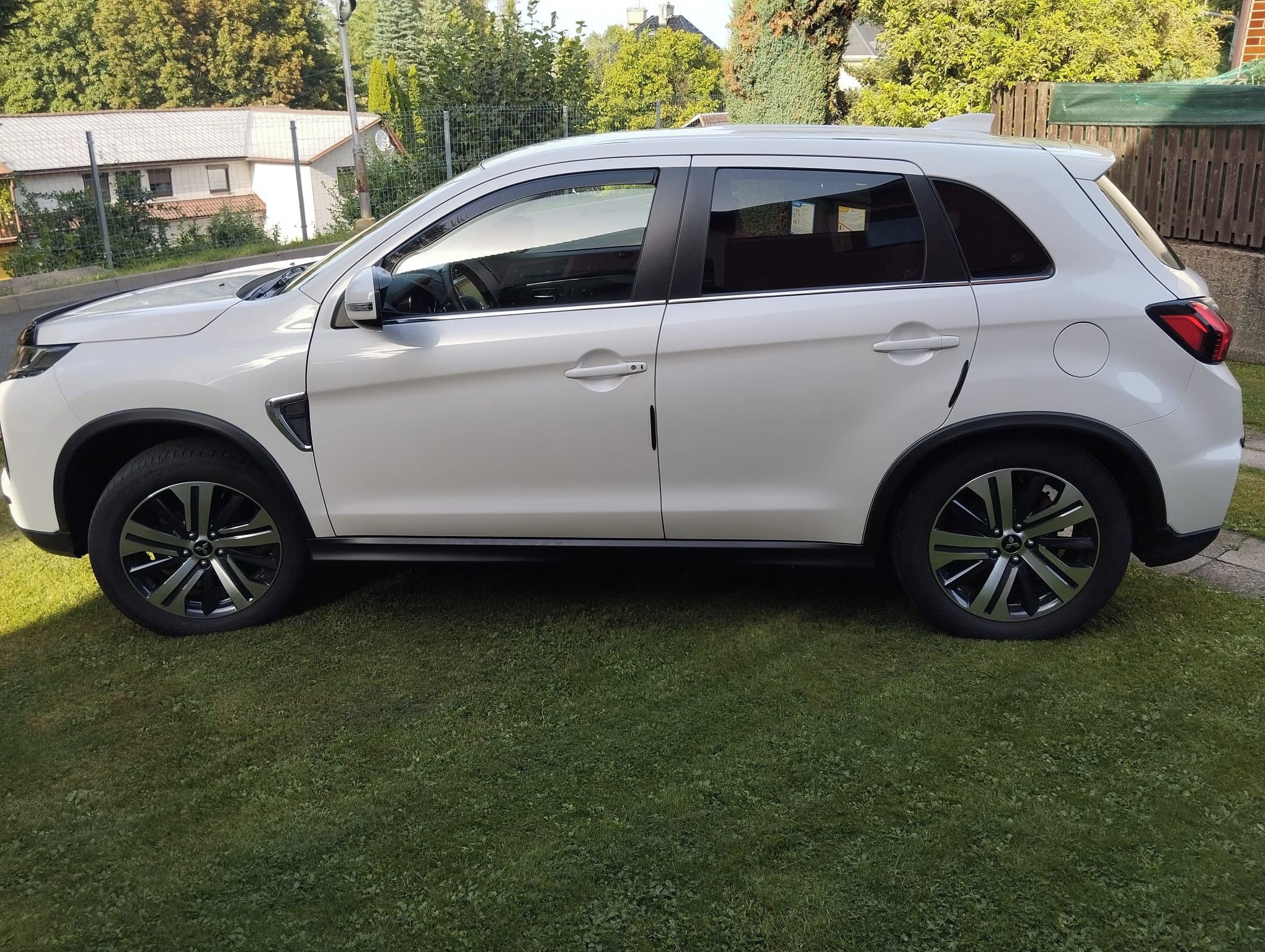 Mitsubishi ASX, 2.0 110kw 4WD garážovaný - fotka 3