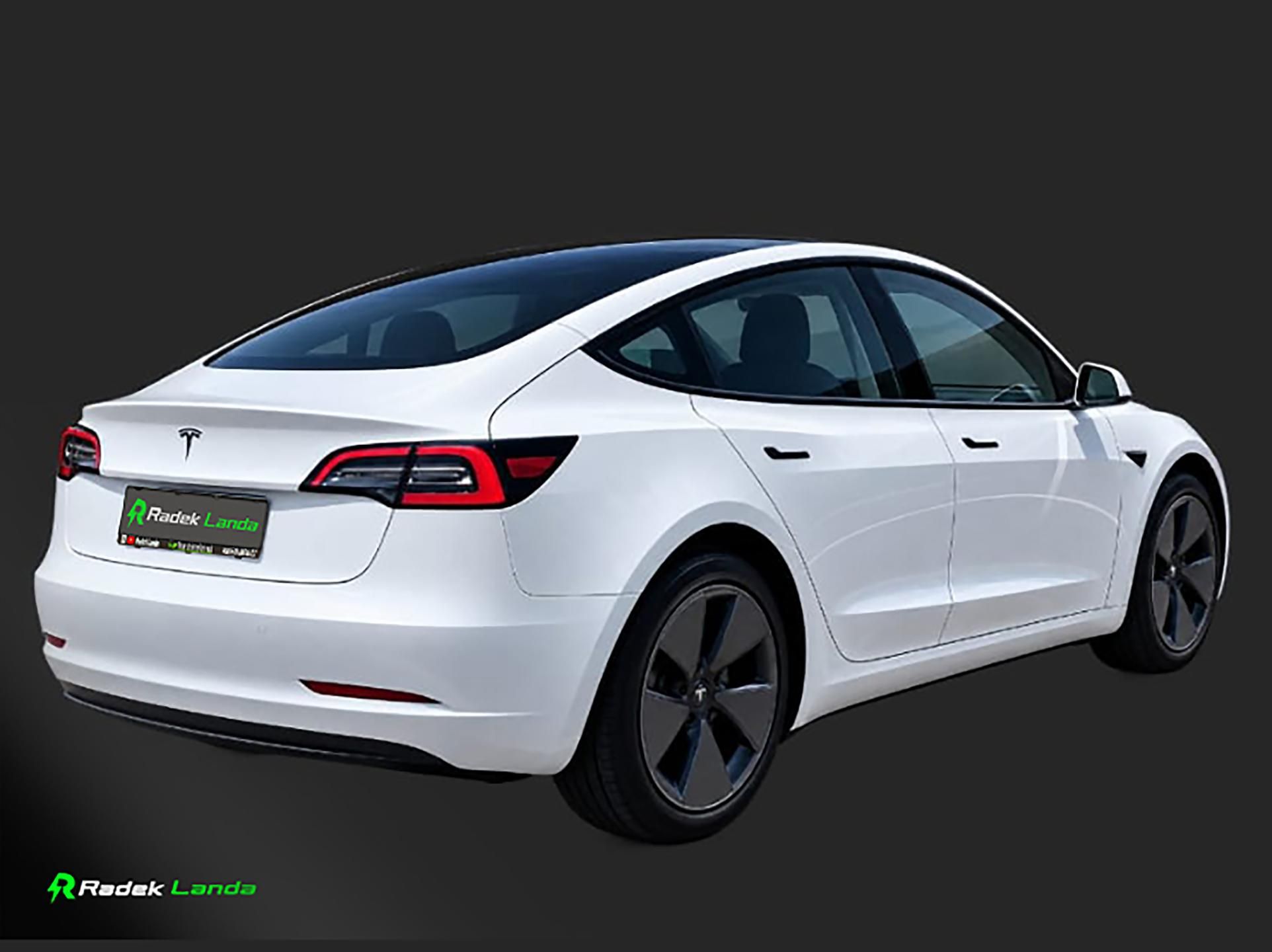 Tesla Model 3, LFP baterie, AMD Ryzen - fotka 2