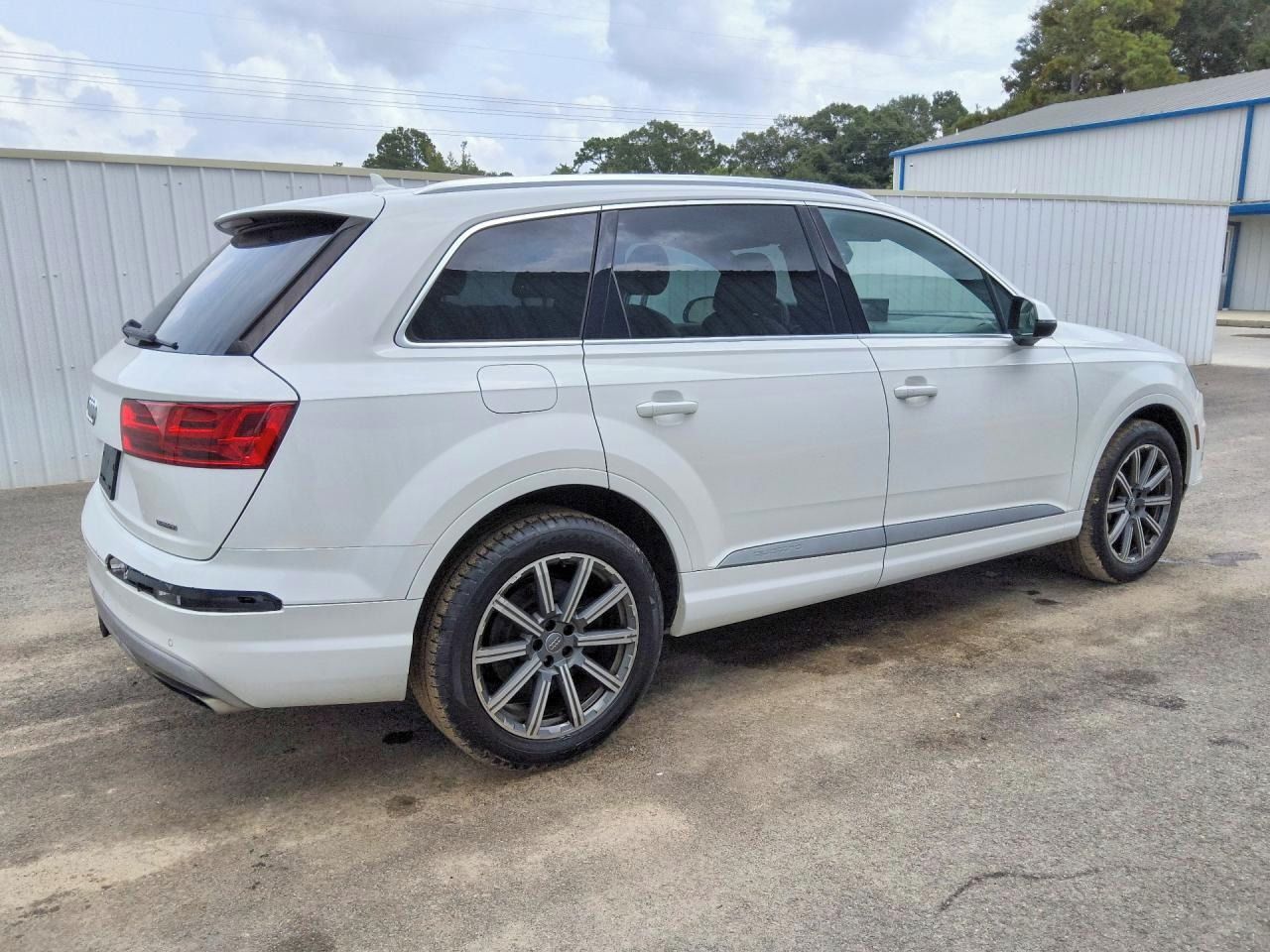 Audi Q7, Auto na cestě - fotka 4