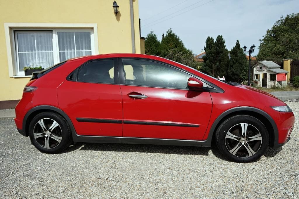 Honda Civic, 1,4i- Vtec 73 kW - fotka 3
