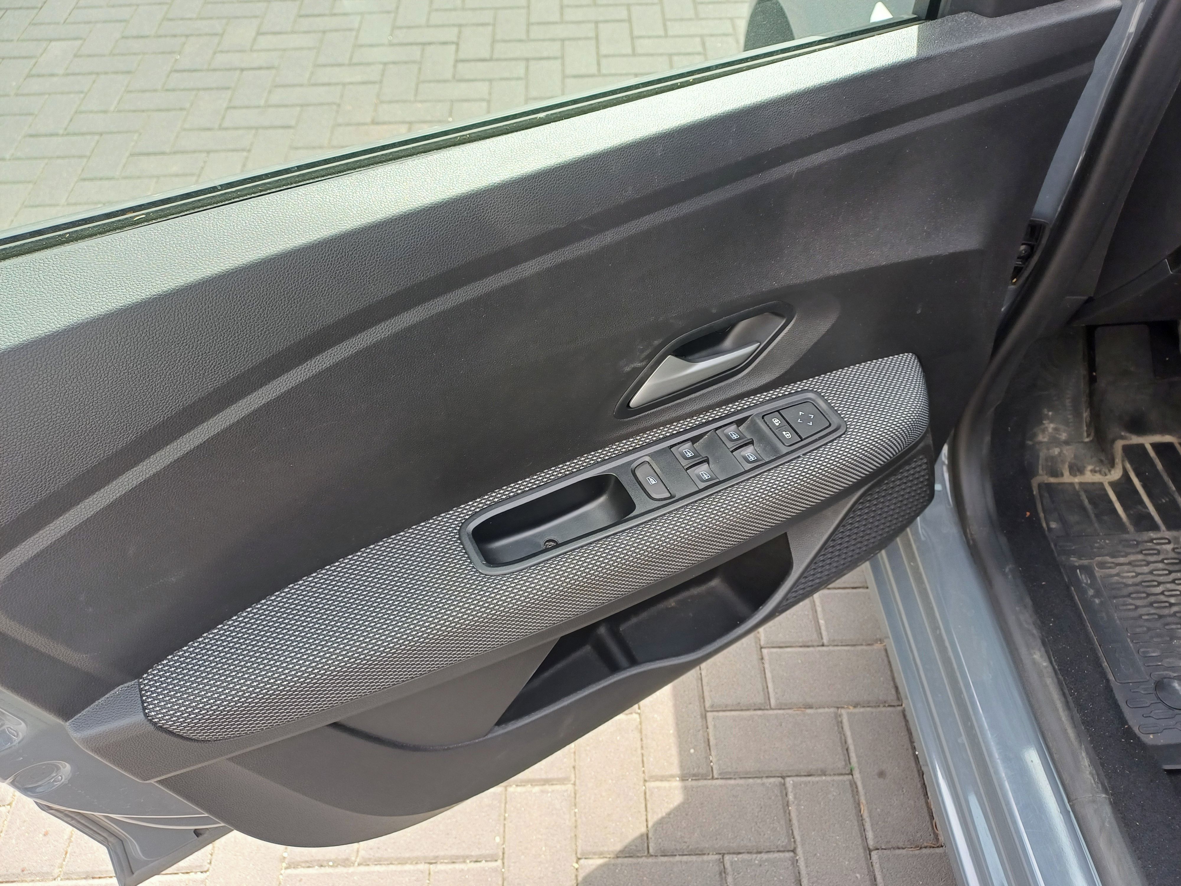 Dacia Sandero, 1.0 Expression ECO - G 100 - fotka 5