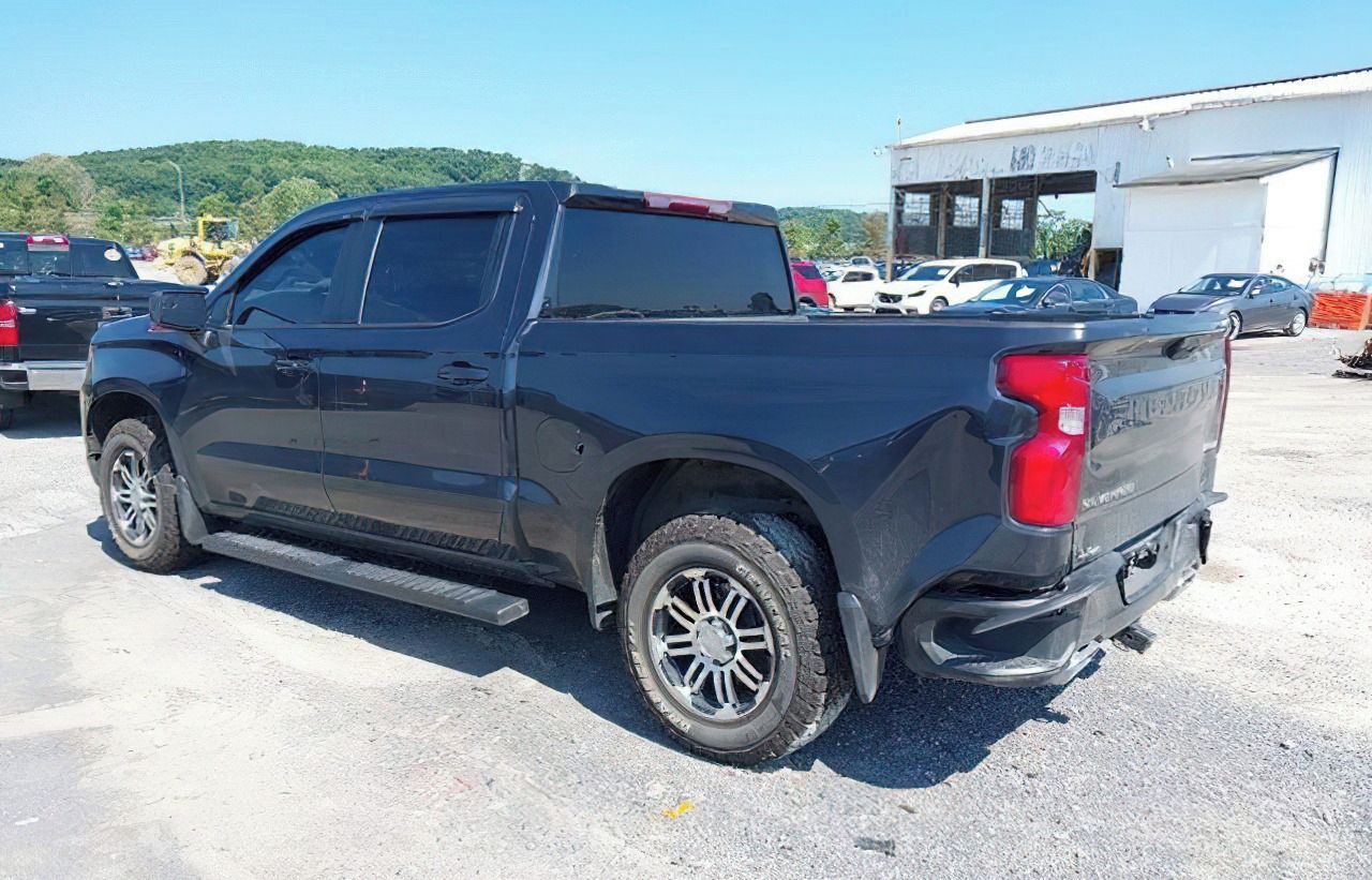 Chevrolet Silverado, Auto na cestě - fotka 3