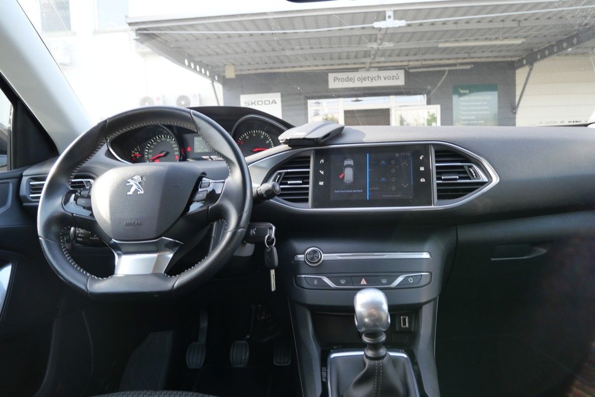 Peugeot 308, 1.2 PureTech 96 kW - fotka 6