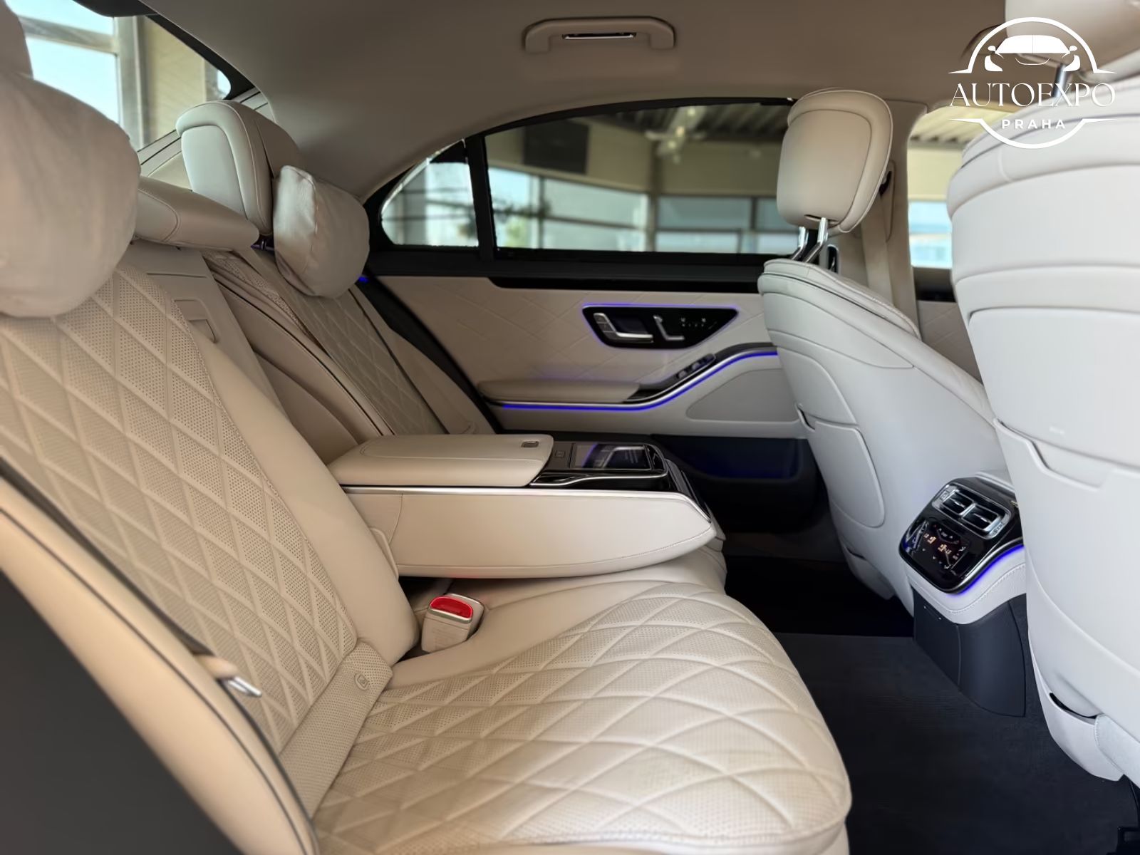 Mercedes-Benz Třídy S, 400 4Matic Lang světlá kůže - fotka 4