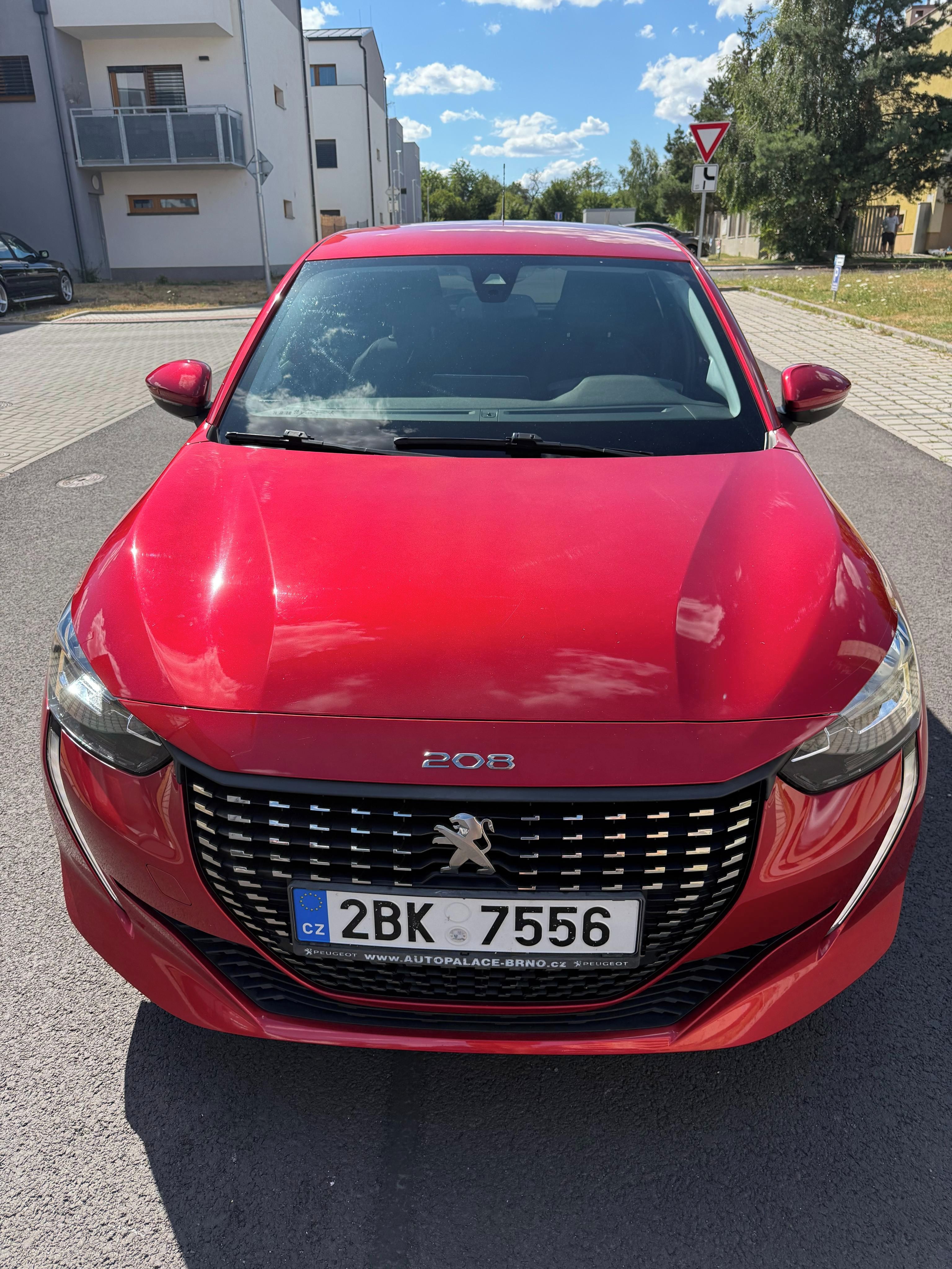 Peugeot 208, 1,2 Pure Tech - fotka 2