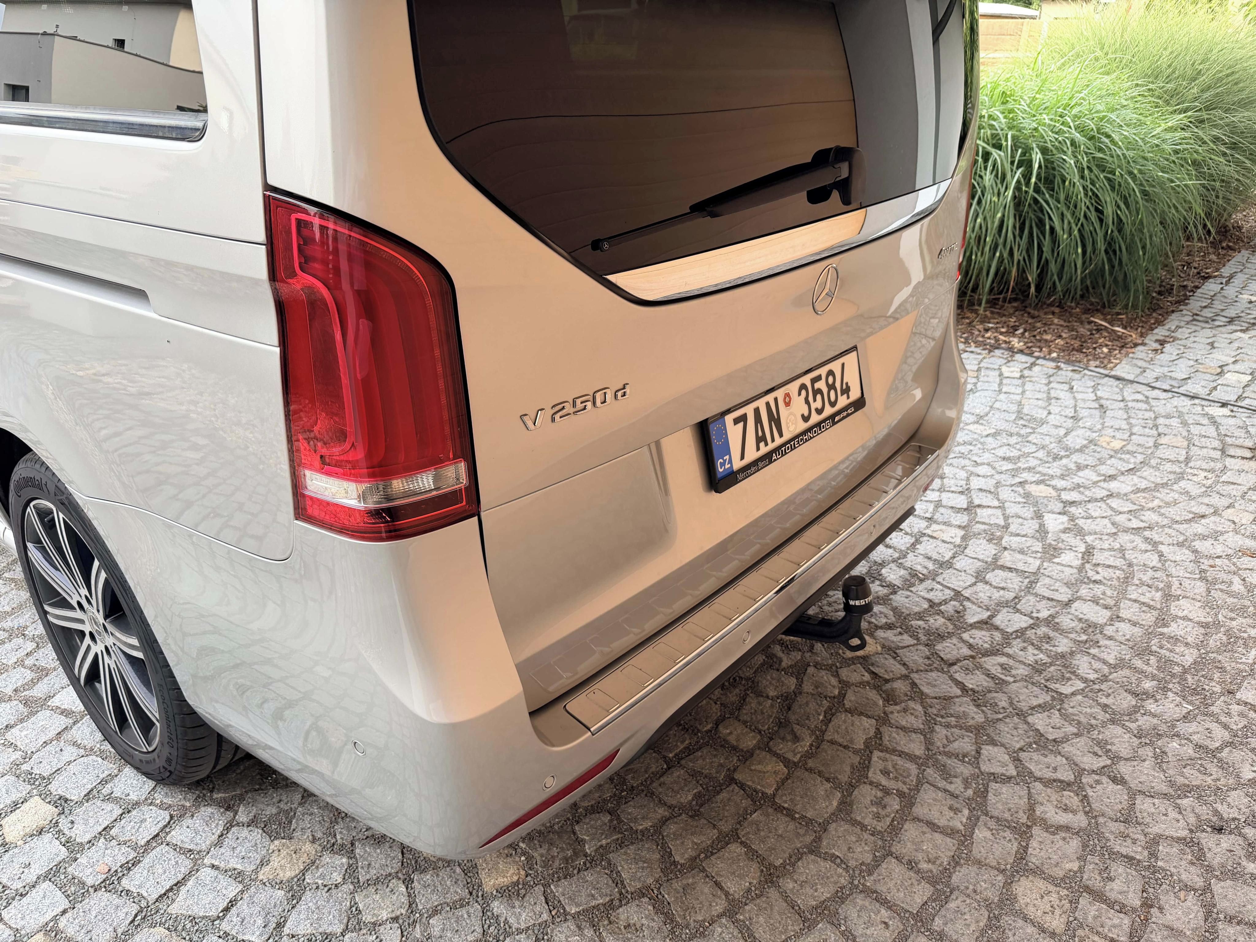 Mercedes-Benz Třídy V, 4x4, 7 míst, kompletní výbava - fotka 6