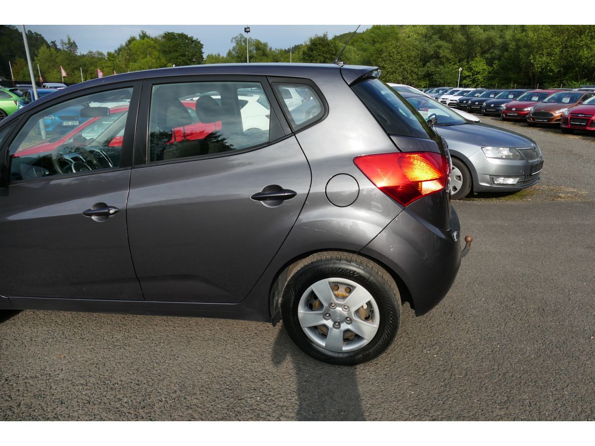 Kia Venga, 1,6 92KW KLIMA - fotka 5
