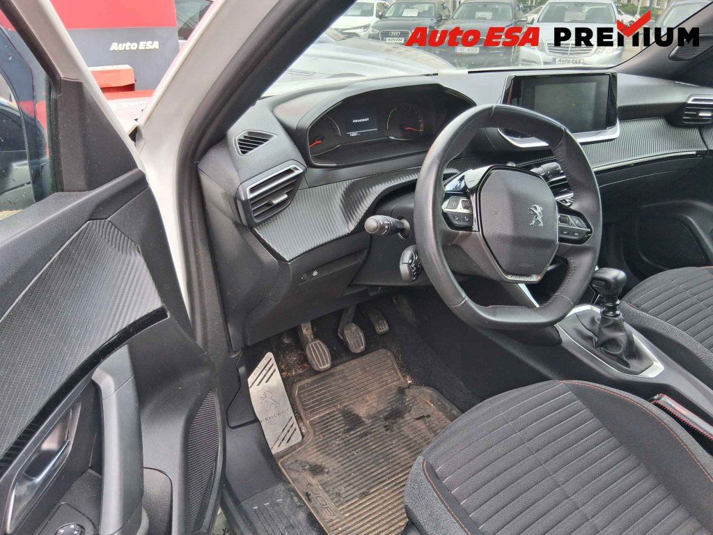Peugeot 2008, 1.2PT,1.maj,ČR - fotka 3