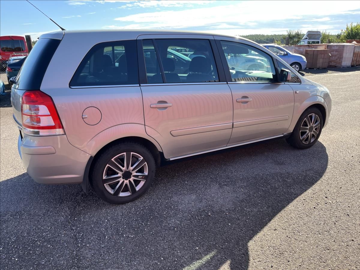 Opel Zafira, 1,7 CDTi 92 KW 7.MÍST KLIMA - fotka 5