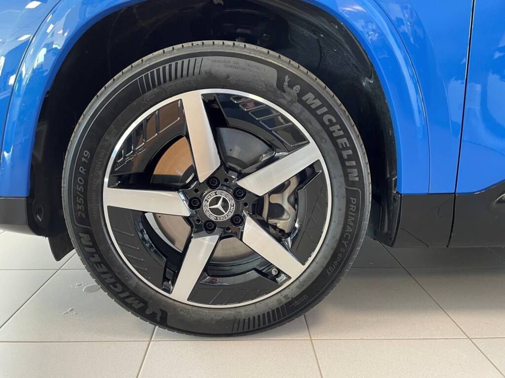 Mercedes-Benz GLB, 250+ s technologií EQ - fotka 5