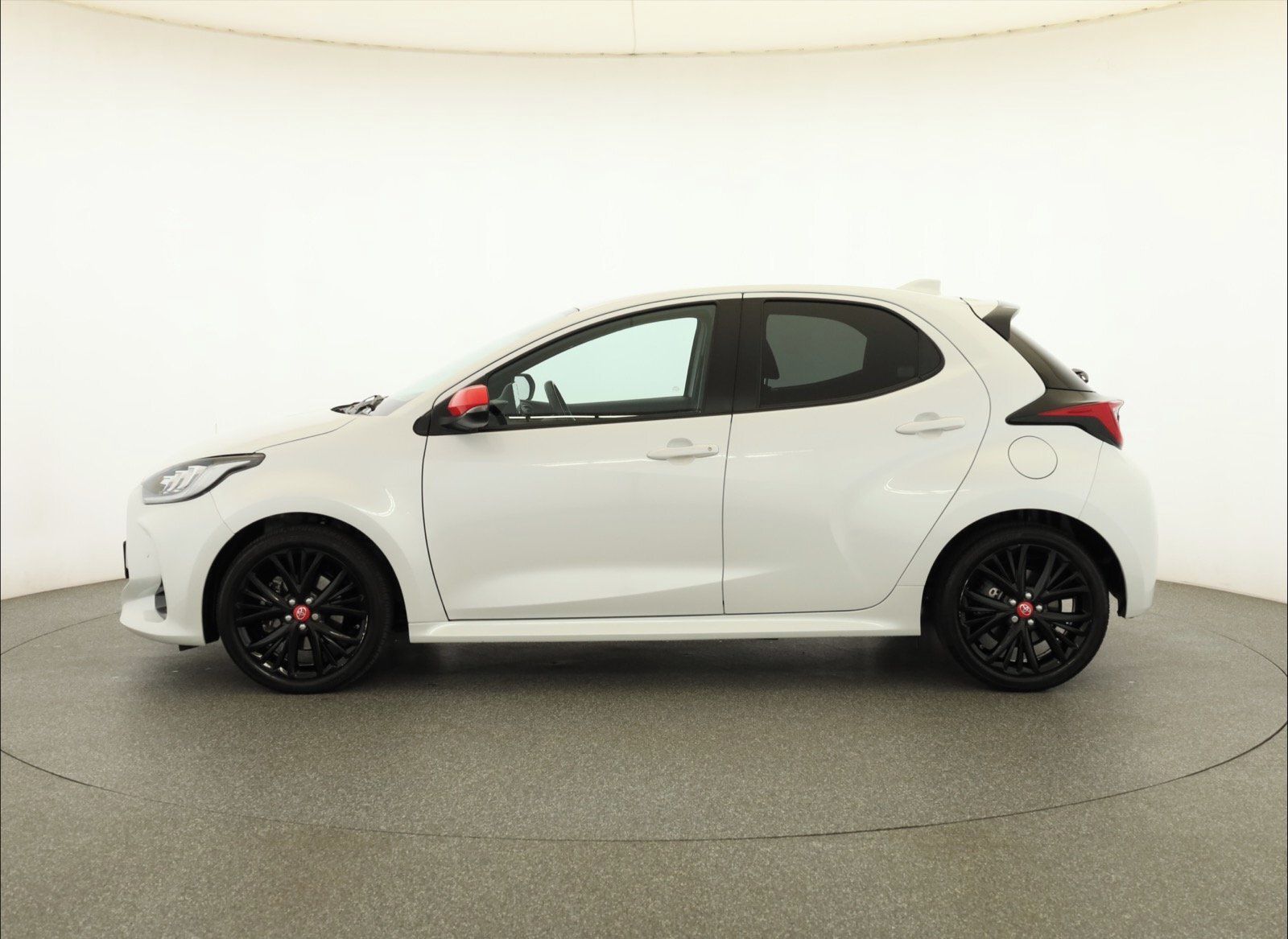 Toyota Yaris, 1.5 Hybrid, Tokyo Edition - fotka 3