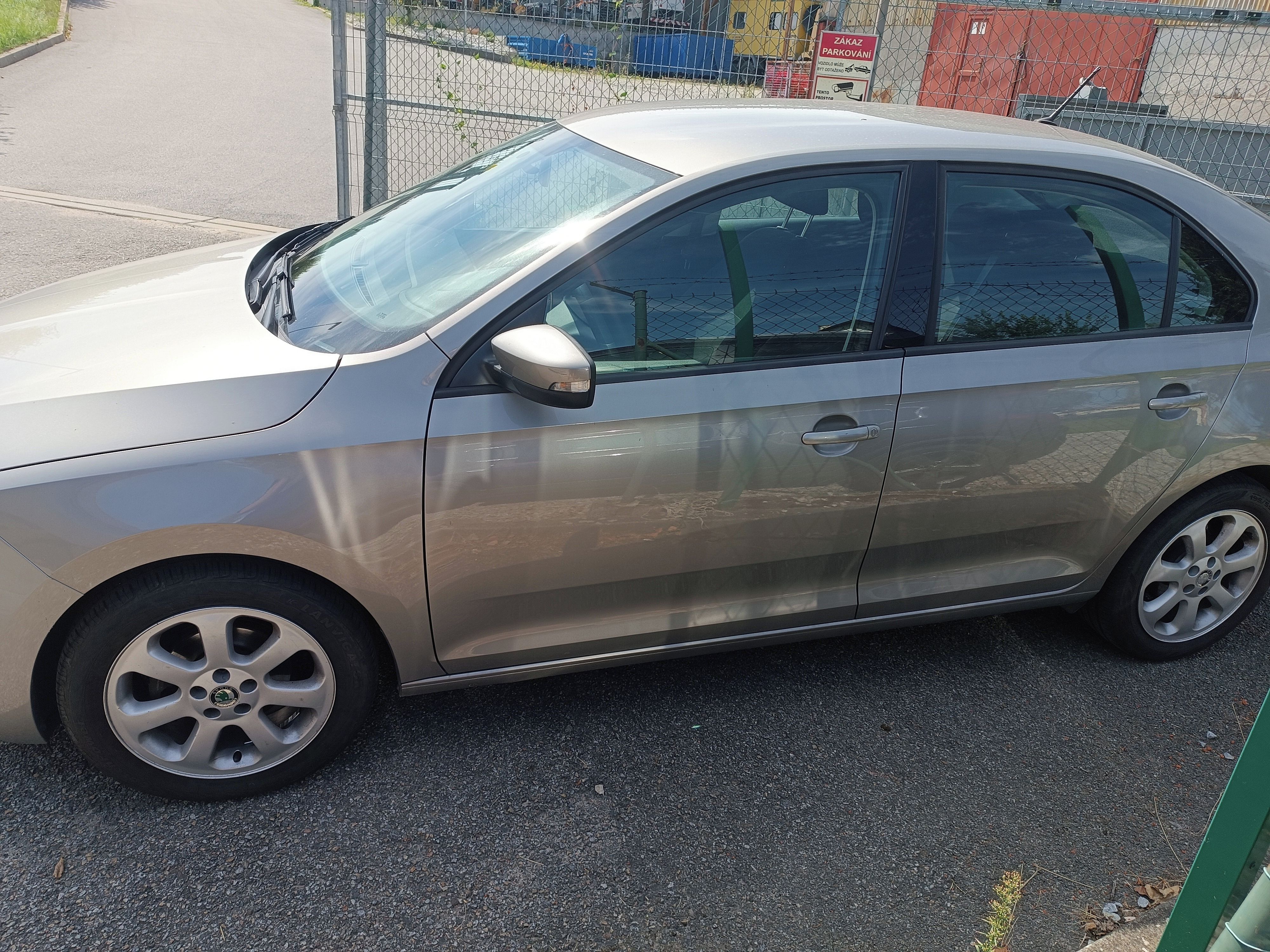 Škoda Rapid - fotka 4