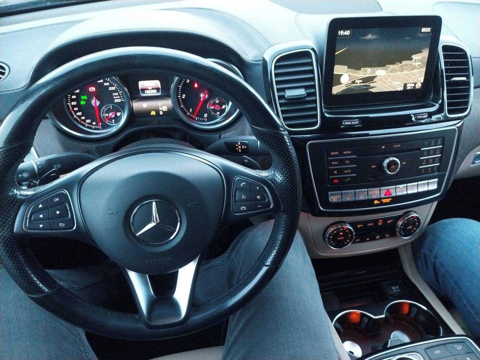 Mercedes-Benz GLE, d 4MATIC, 4X4, Automat, Kůže - fotka 3