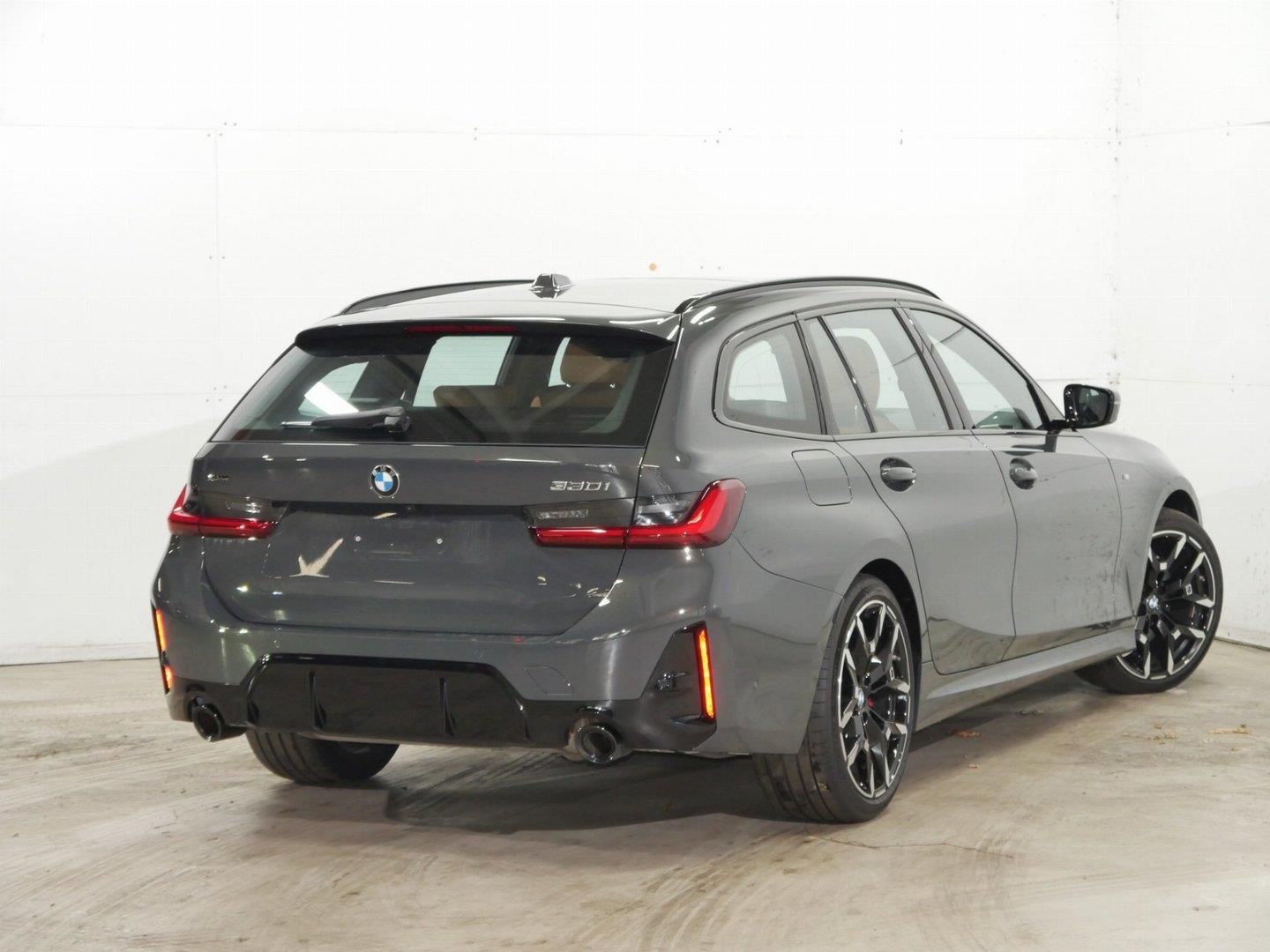BMW Řada 3, 330i xDrive Touring M PRO - fotka 4