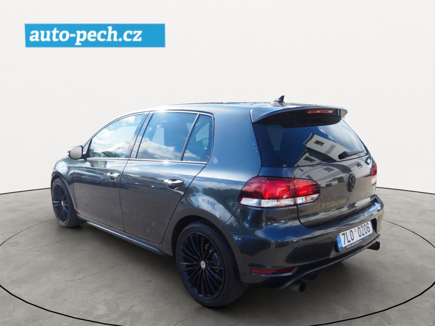 Volkswagen Golf, 2.0 TSi 155 kW, GTI, Manuál - fotka 2