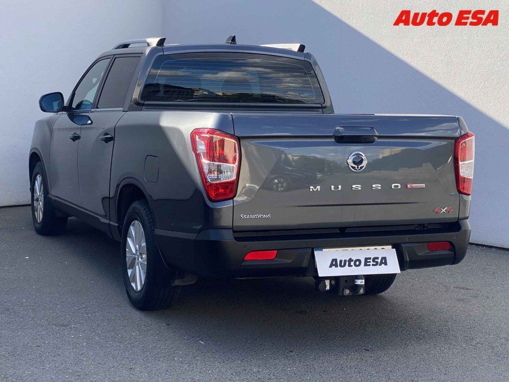 SsangYong Musso, 2.2 e-XDi 4x4,ČR,Style - fotka 6