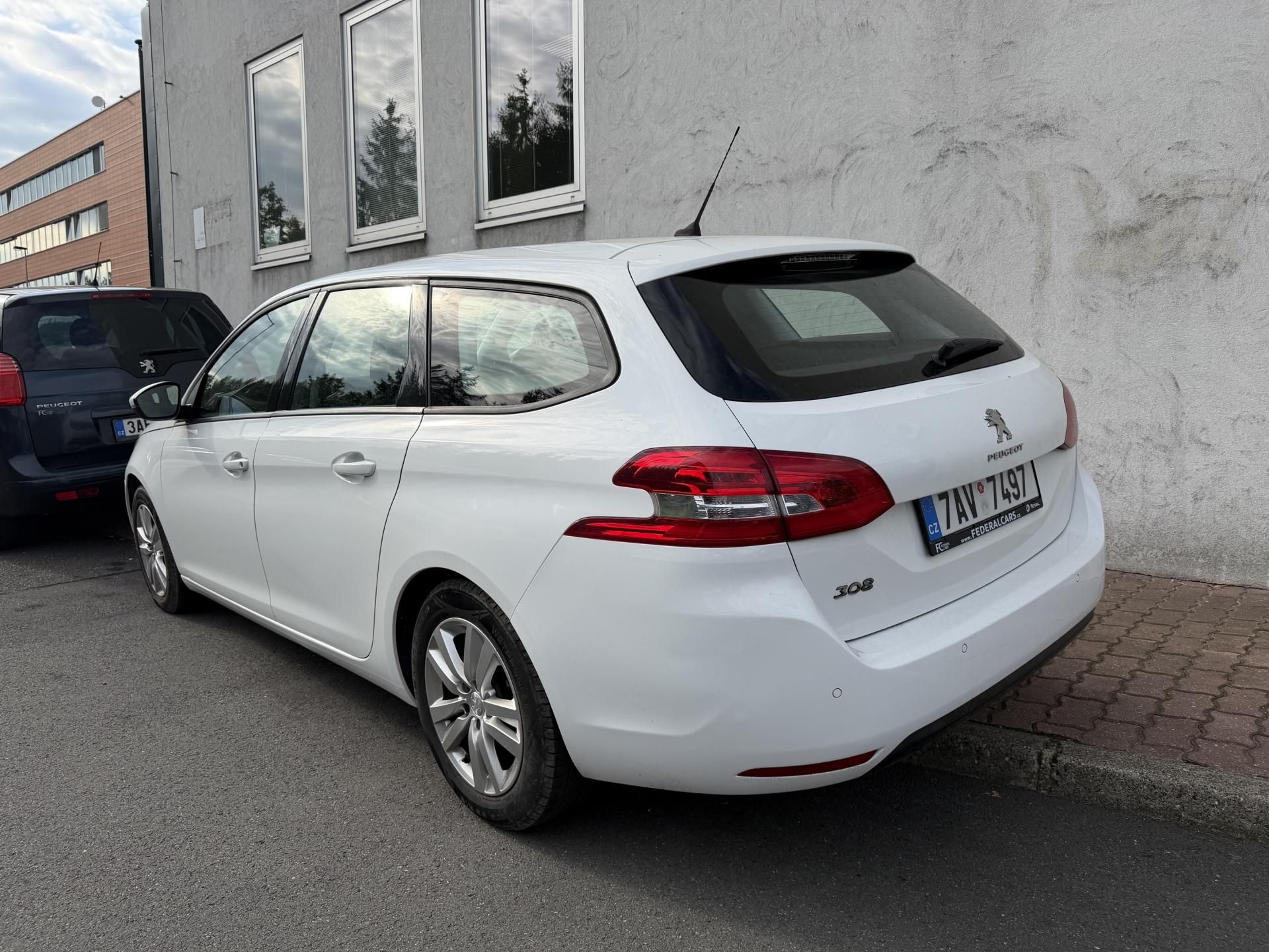Peugeot 308, SW ACTIVE 1.2 PureTech 110 MAN - fotka 3