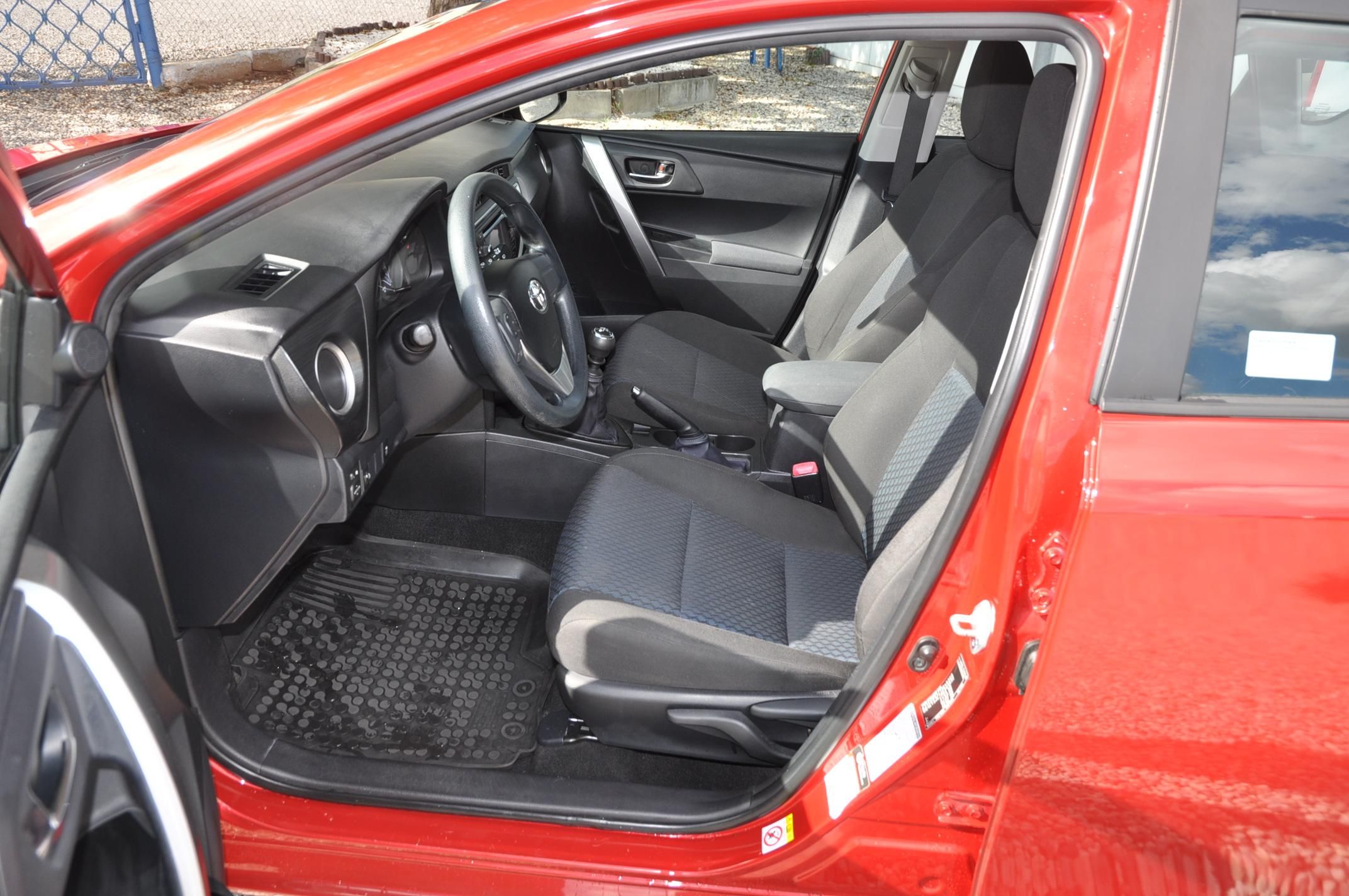 Toyota Auris, 1.33VVT-i 73kW - fotka 6