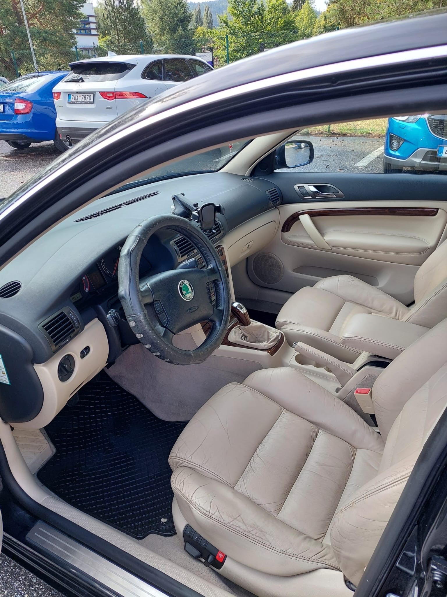Škoda Superb, 2.5 TDI V6, nová STK, kůže - fotka 5