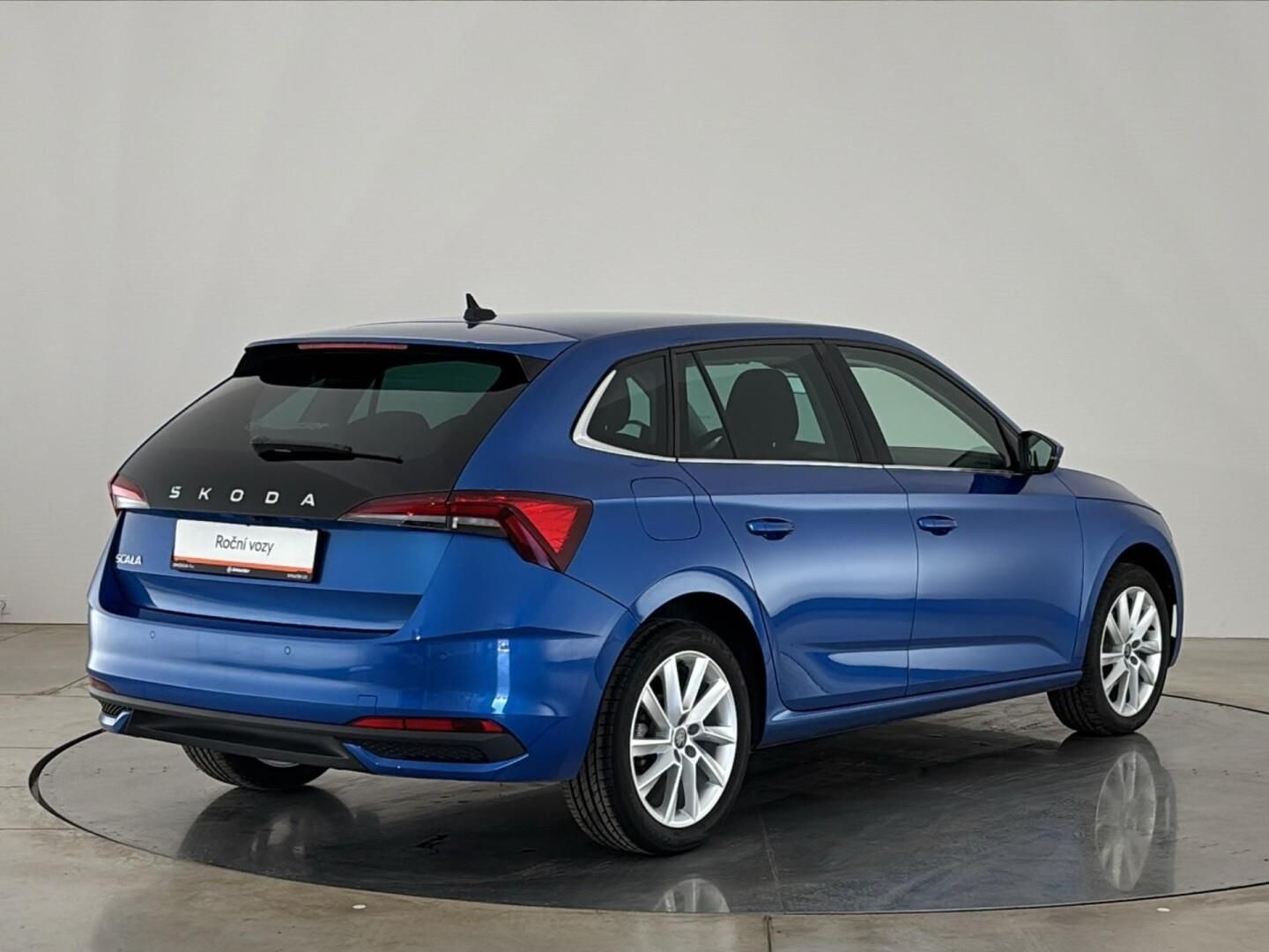 Škoda Scala, 1.0 TSI / 85 kW Top Selection - fotka 2