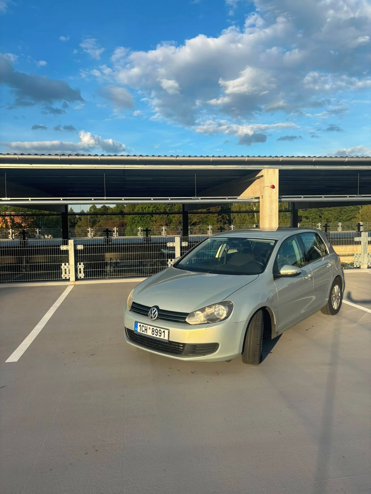 Volkswagen Golf, 1,2 TSI koupeno nové v Č.R - fotka 2
