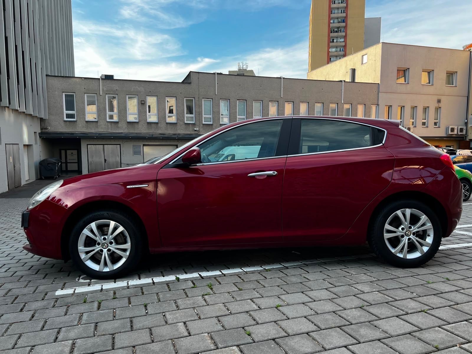 Alfa Romeo Giulietta, 2.0 JTDm 170HP SERVISOVÁNO - fotka 4