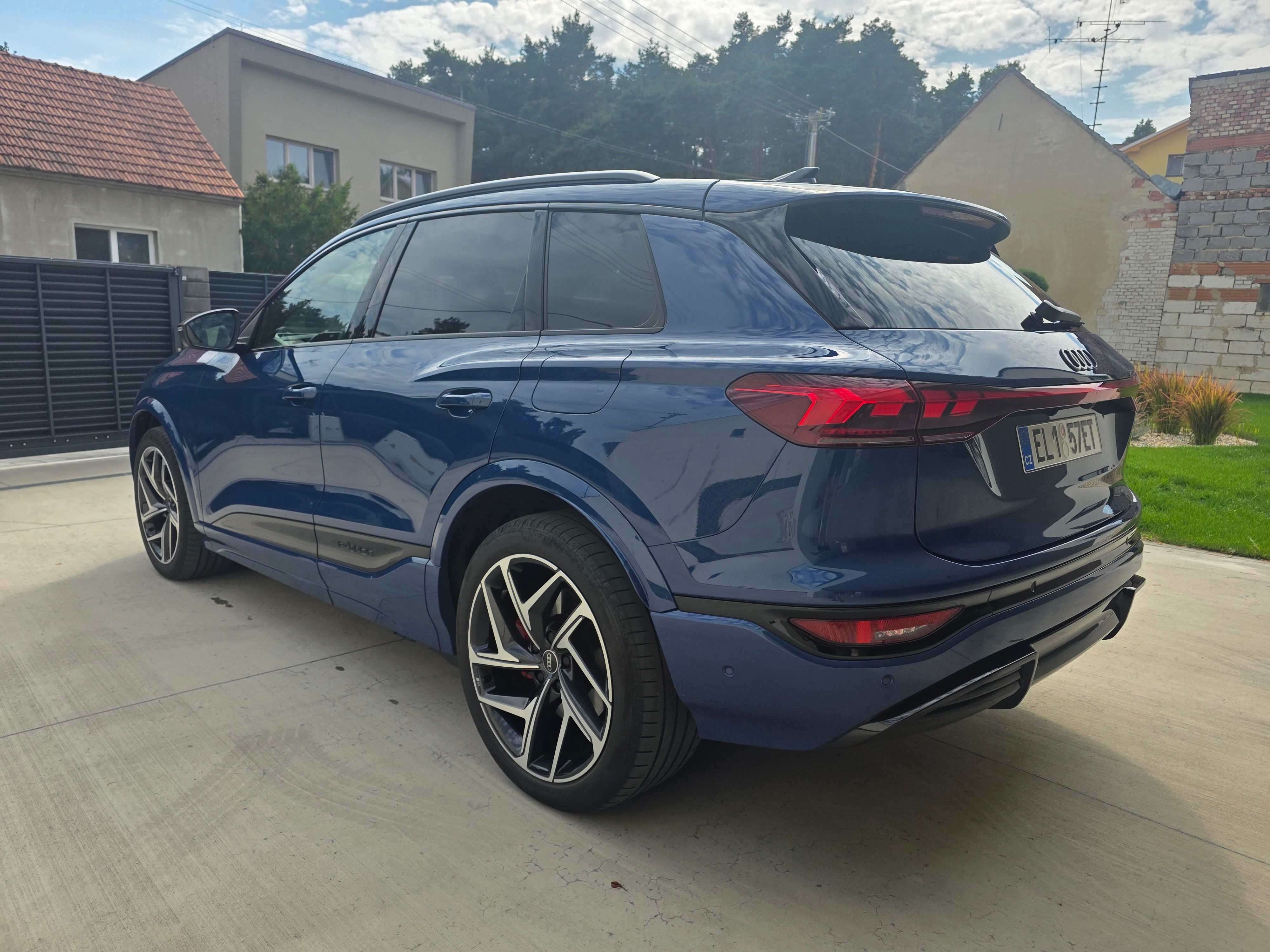 Audi Q6 e-tron, 360 kW, vzduch, B&O, 21", kůže - fotka 6