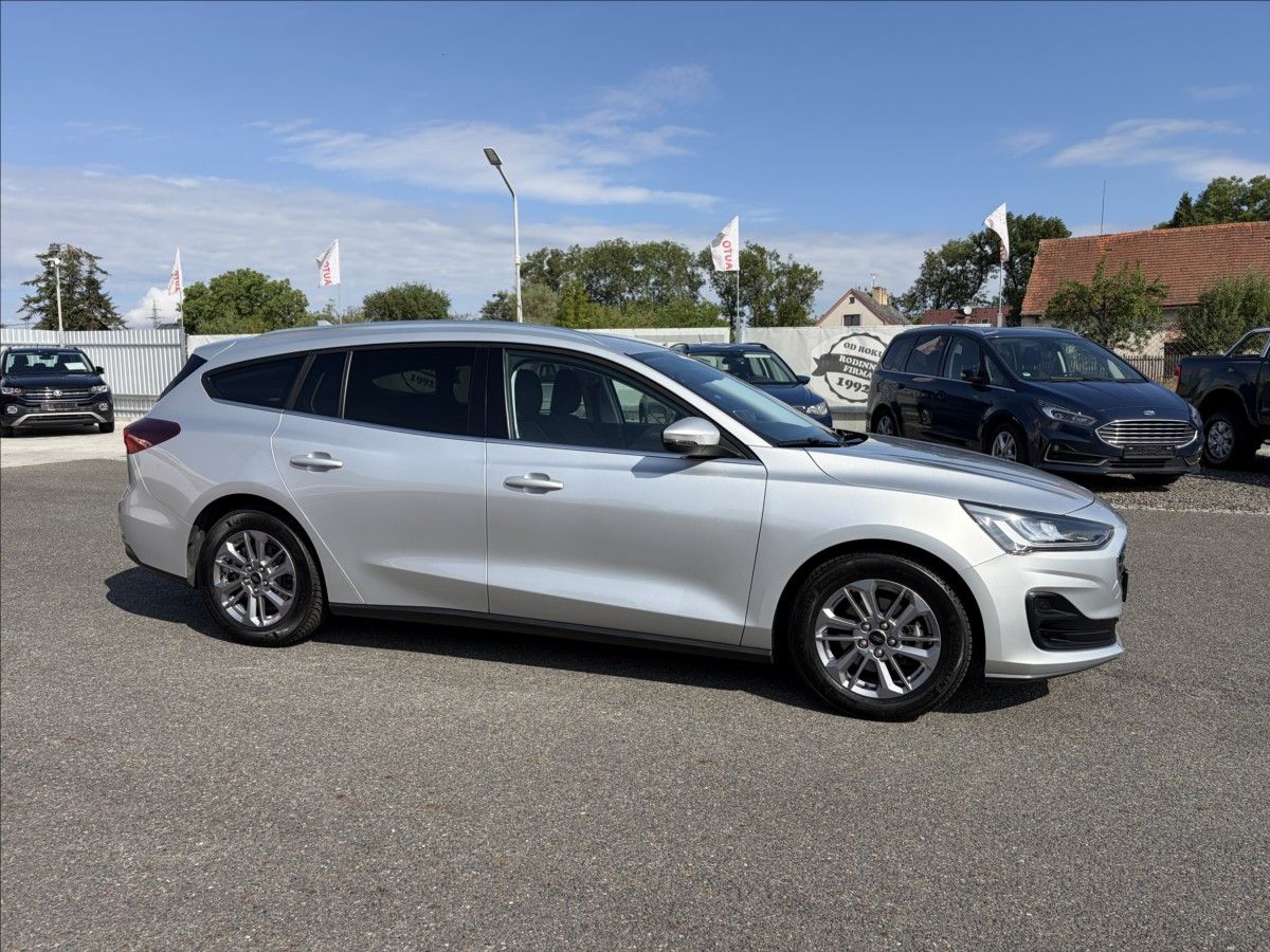 Ford Focus, 1,0 92KW TITANIUM x, LED,Navi, - fotka 3