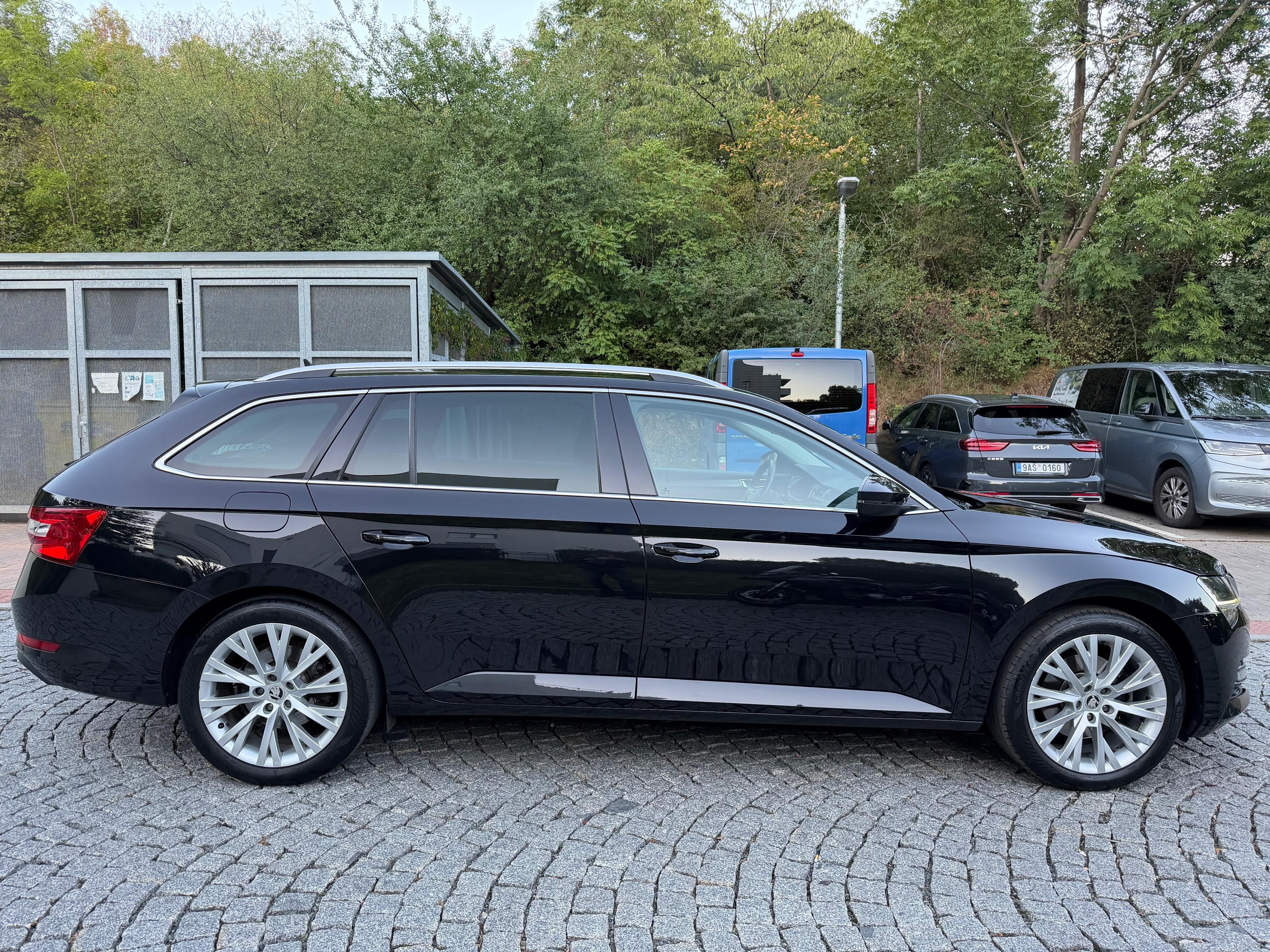 Škoda Superb, DSG STYLE perfektní stav - fotka 4